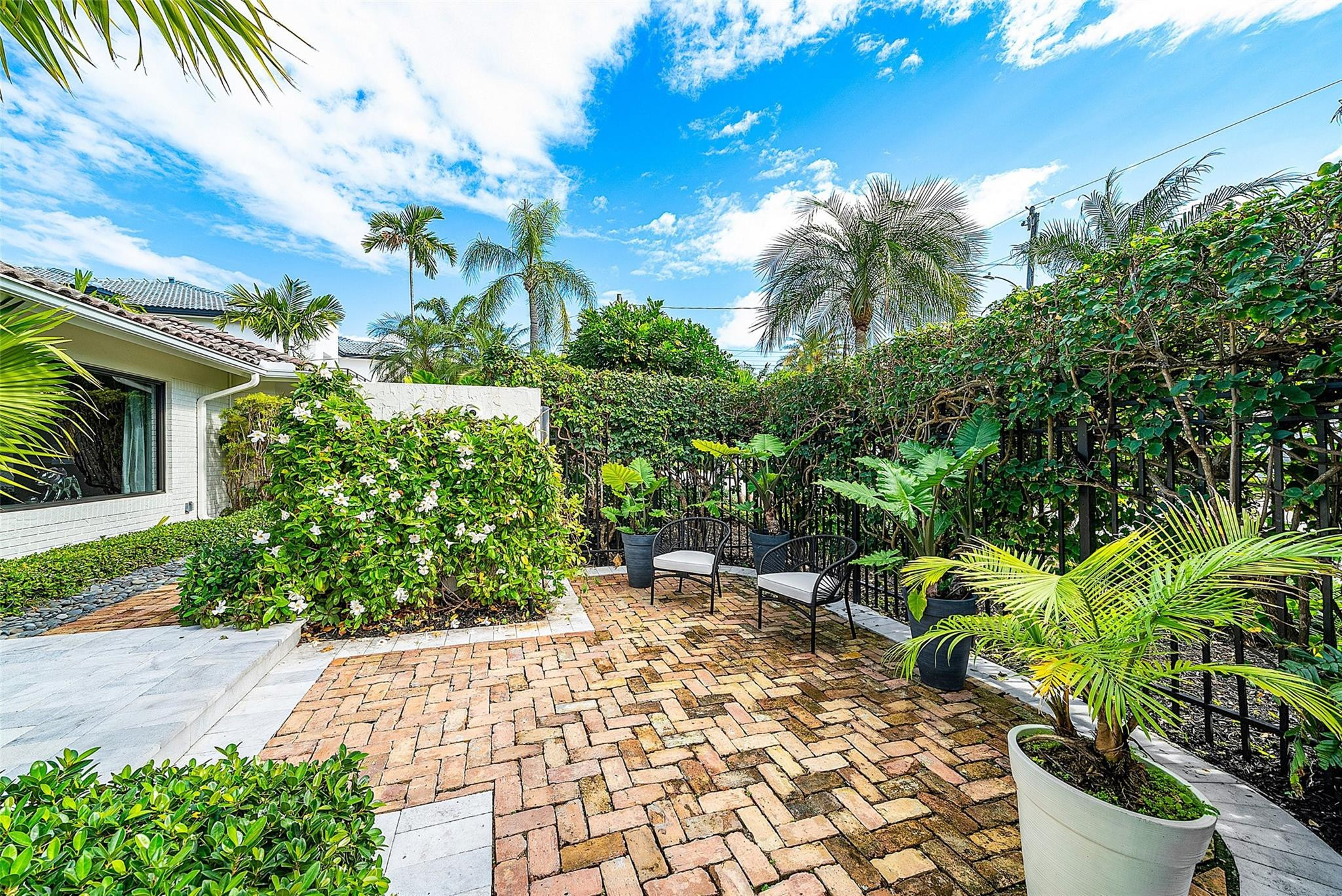 2855 NE 35th Street