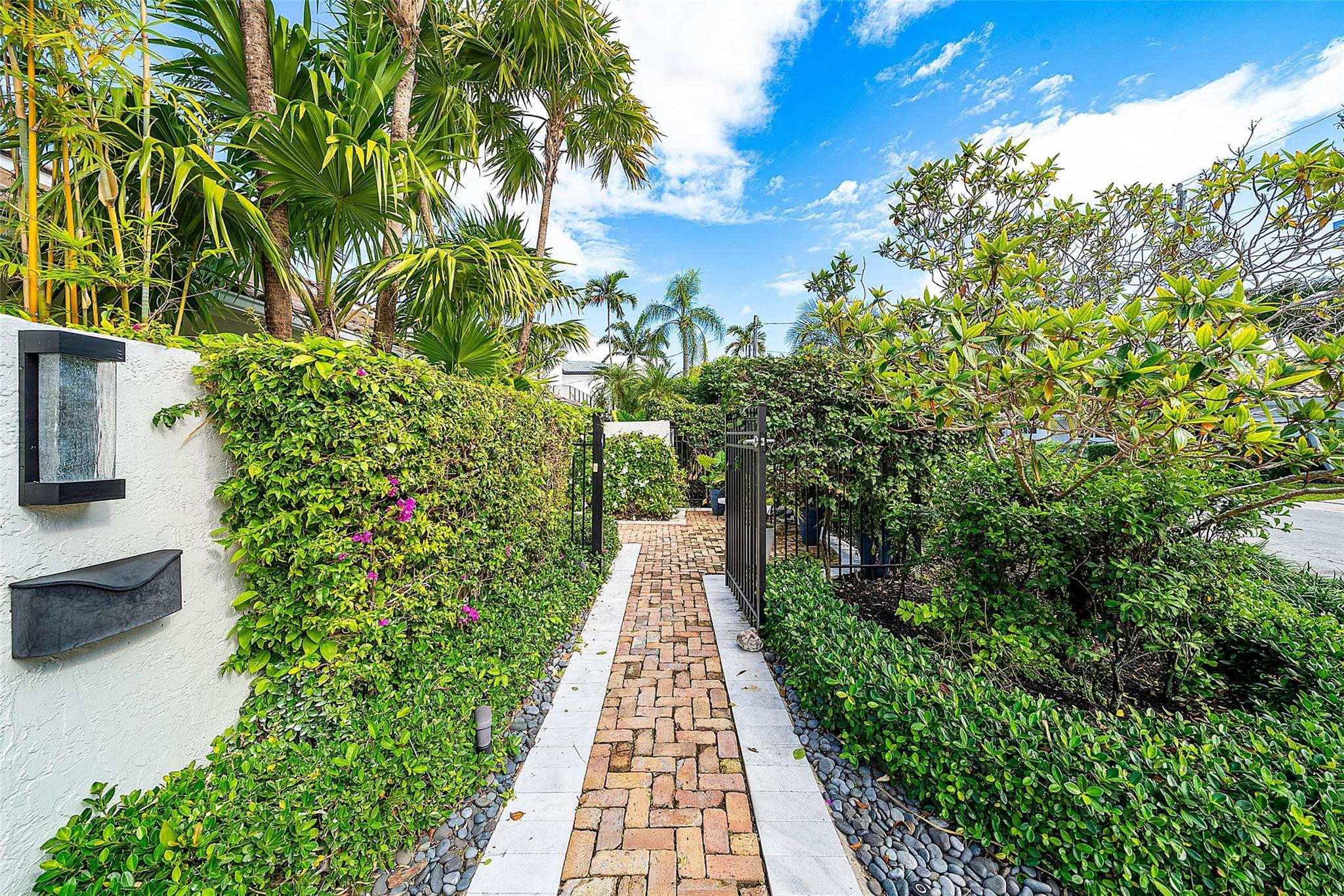 2855 NE 35th Street