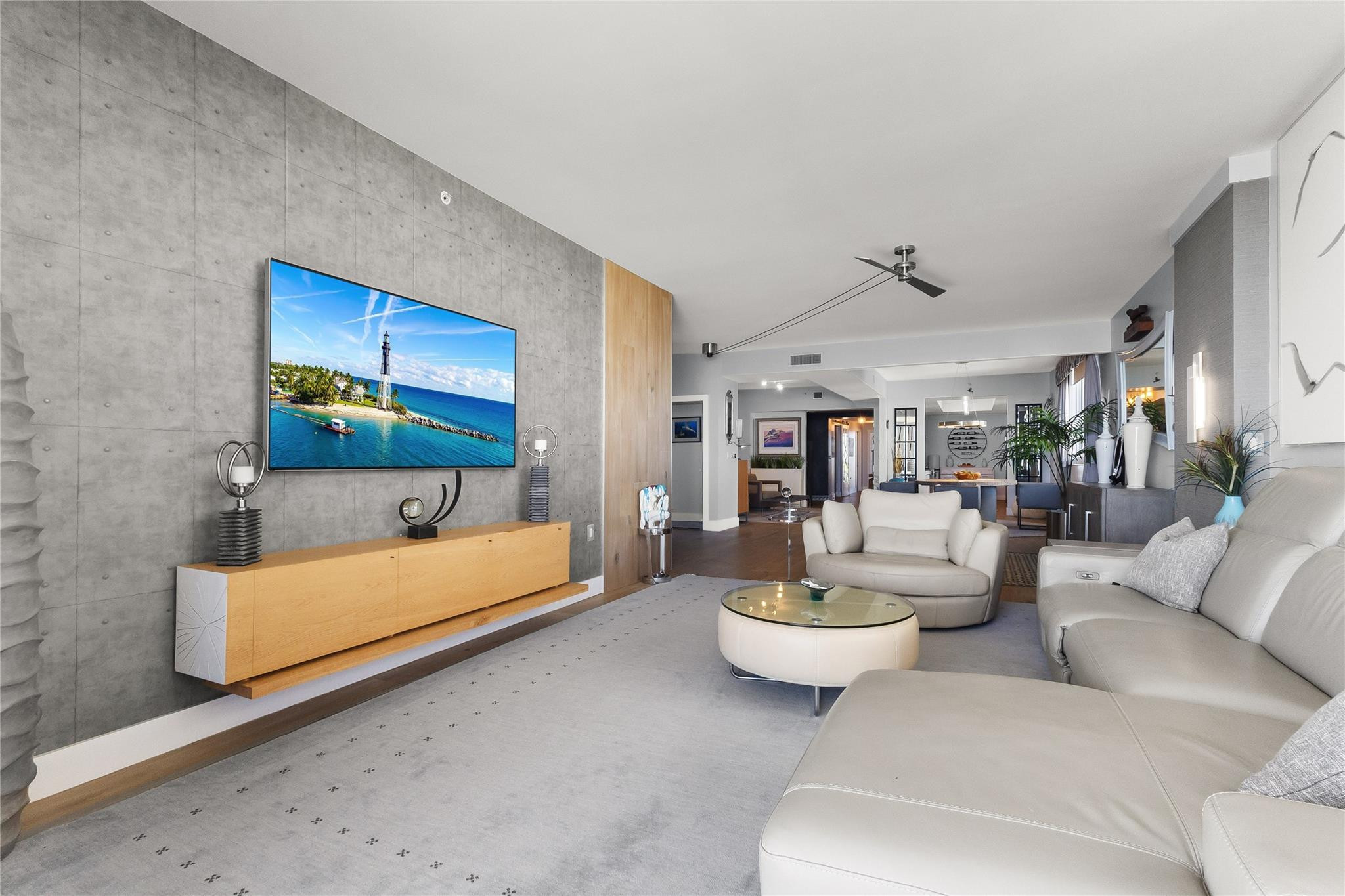 704 N Ocean Boulevard 404