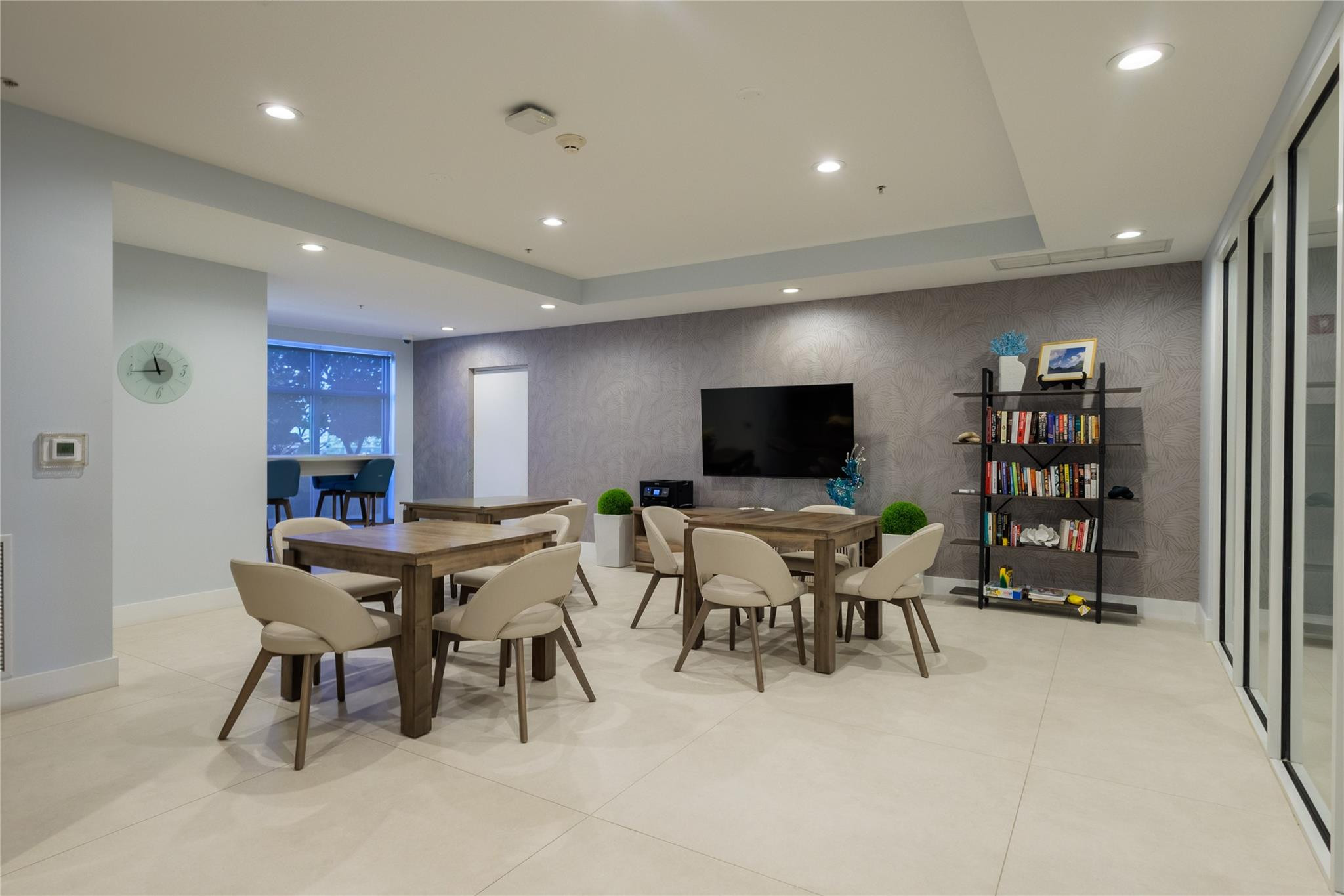 704 N Ocean Boulevard 404