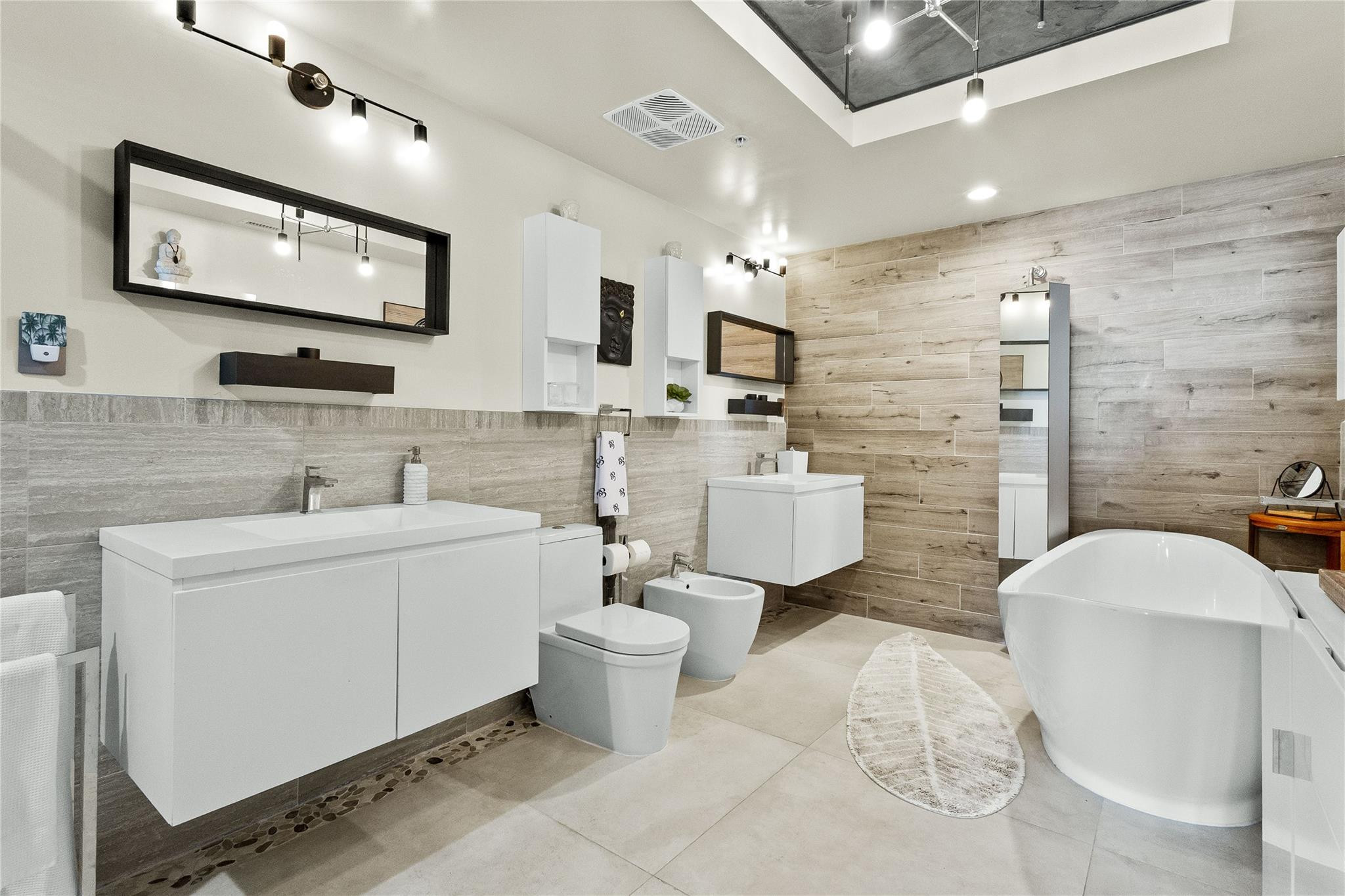 704 N Ocean Boulevard 404