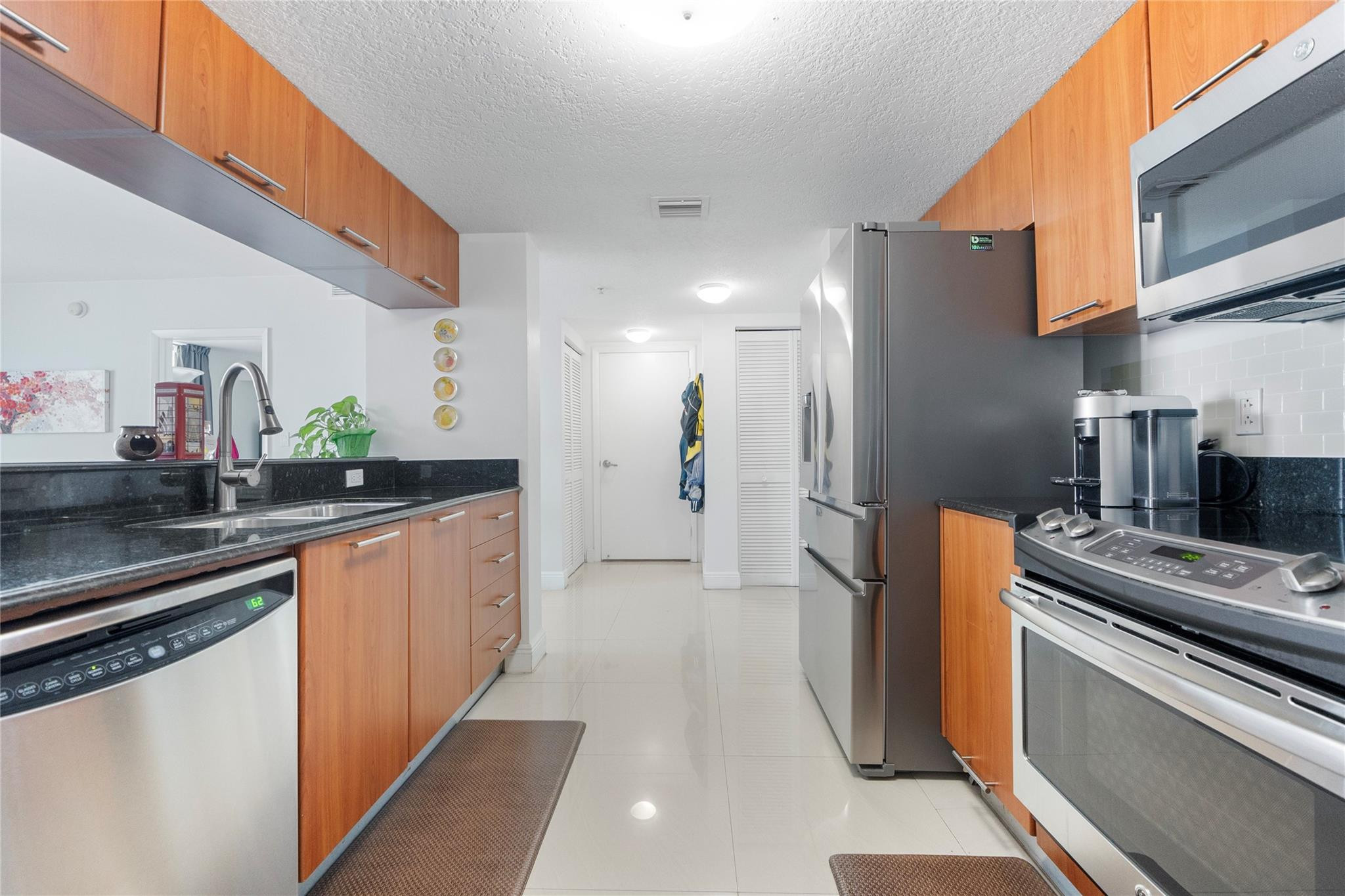 1800 N Bayshore Drive 2402