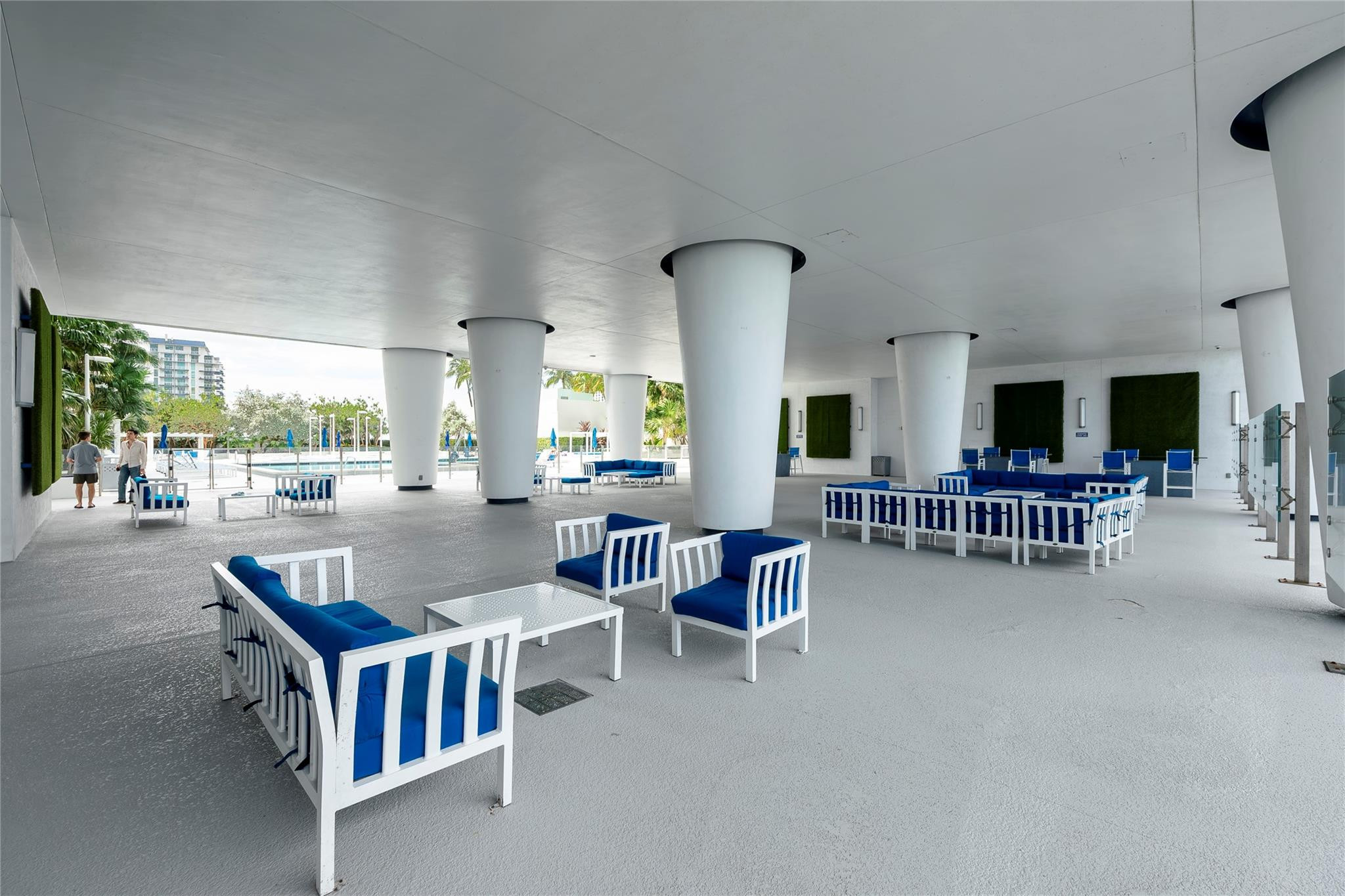 1800 N Bayshore Drive 2402