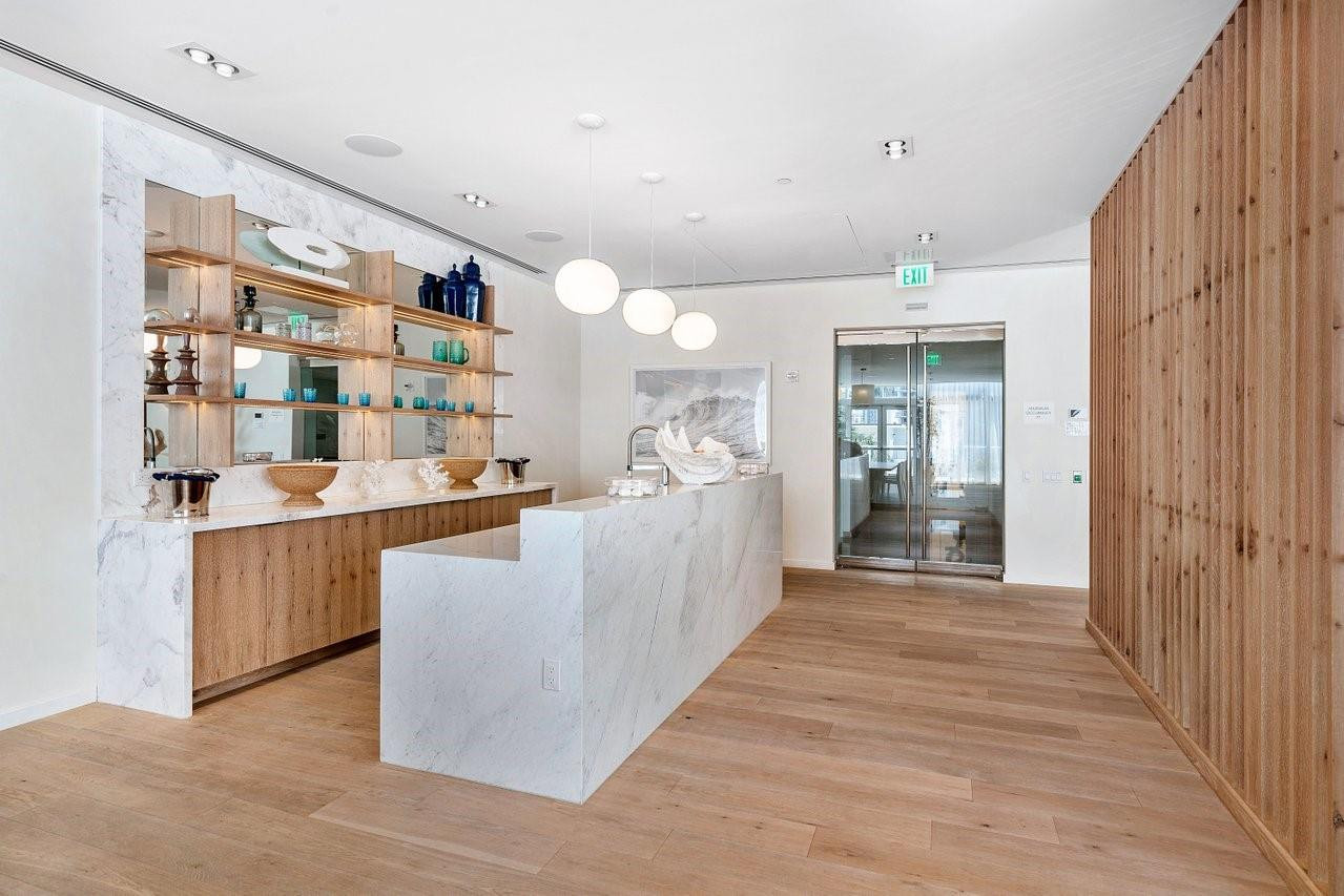 401 N Birch Road 1001