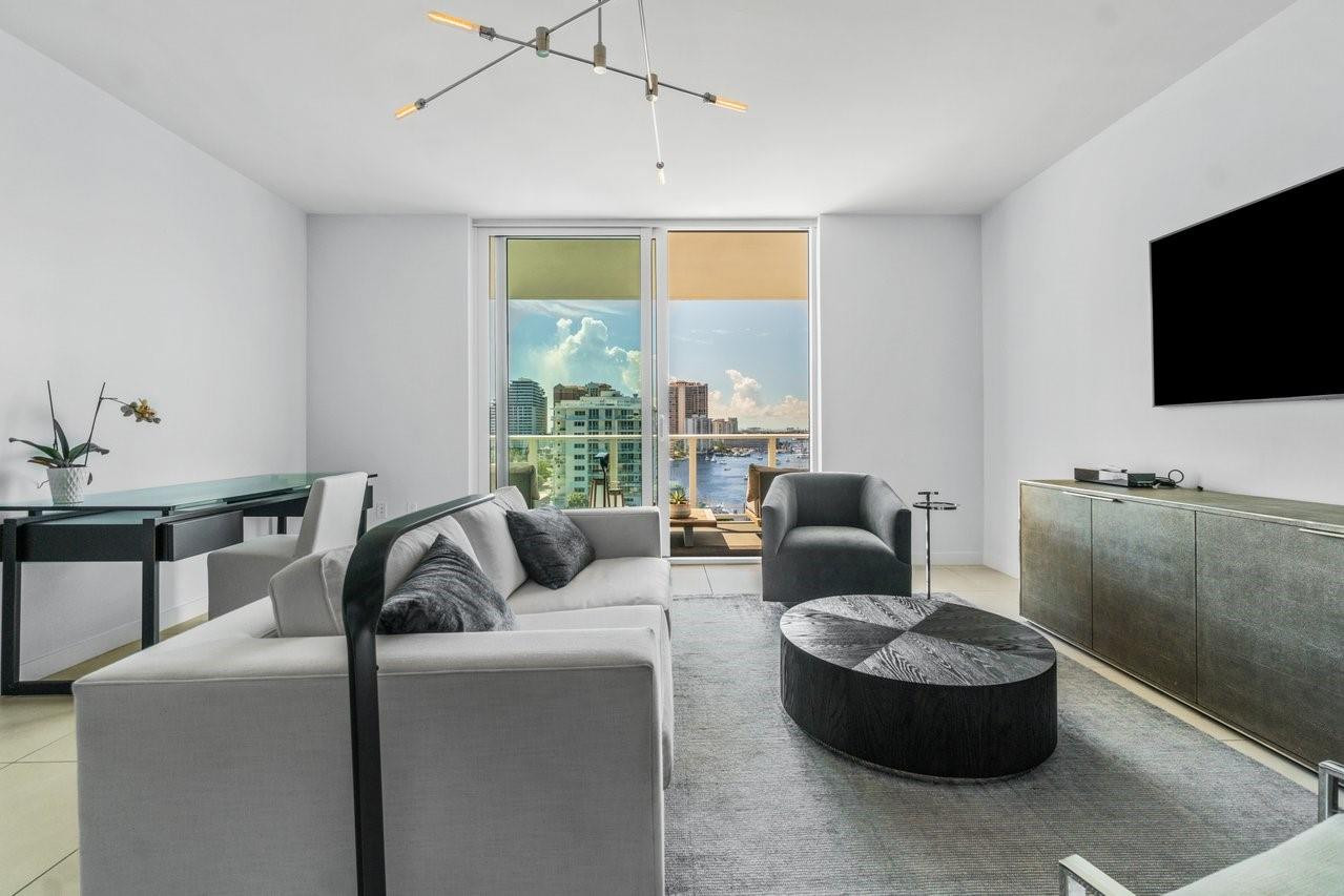 401 N Birch Road 1001