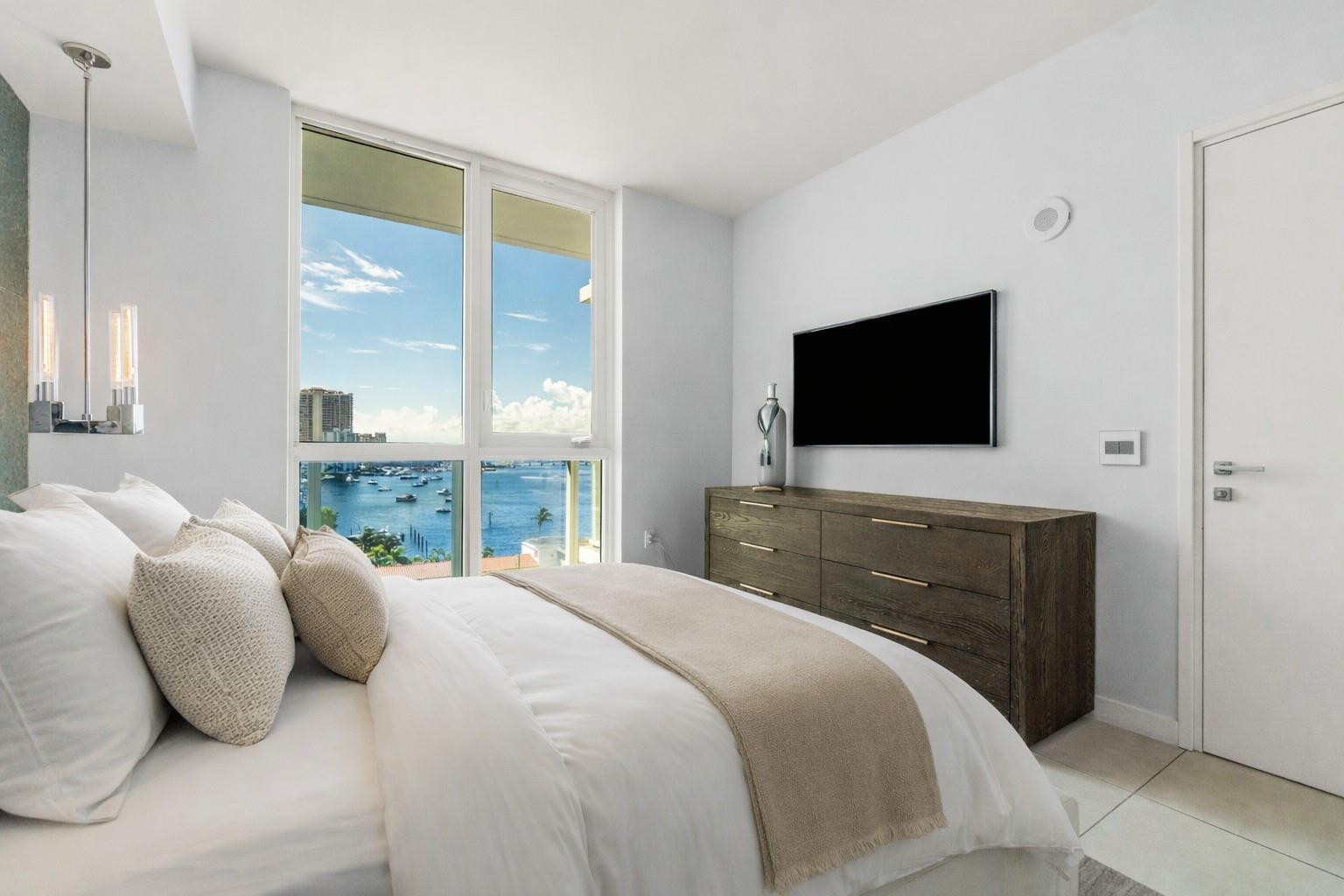 401 N Birch Road 1001