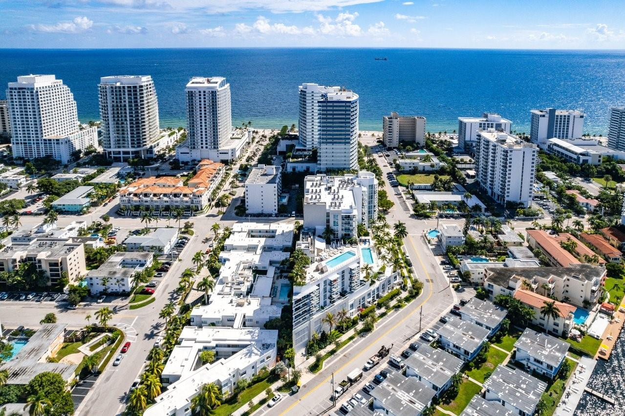 401 N Birch Road 1001