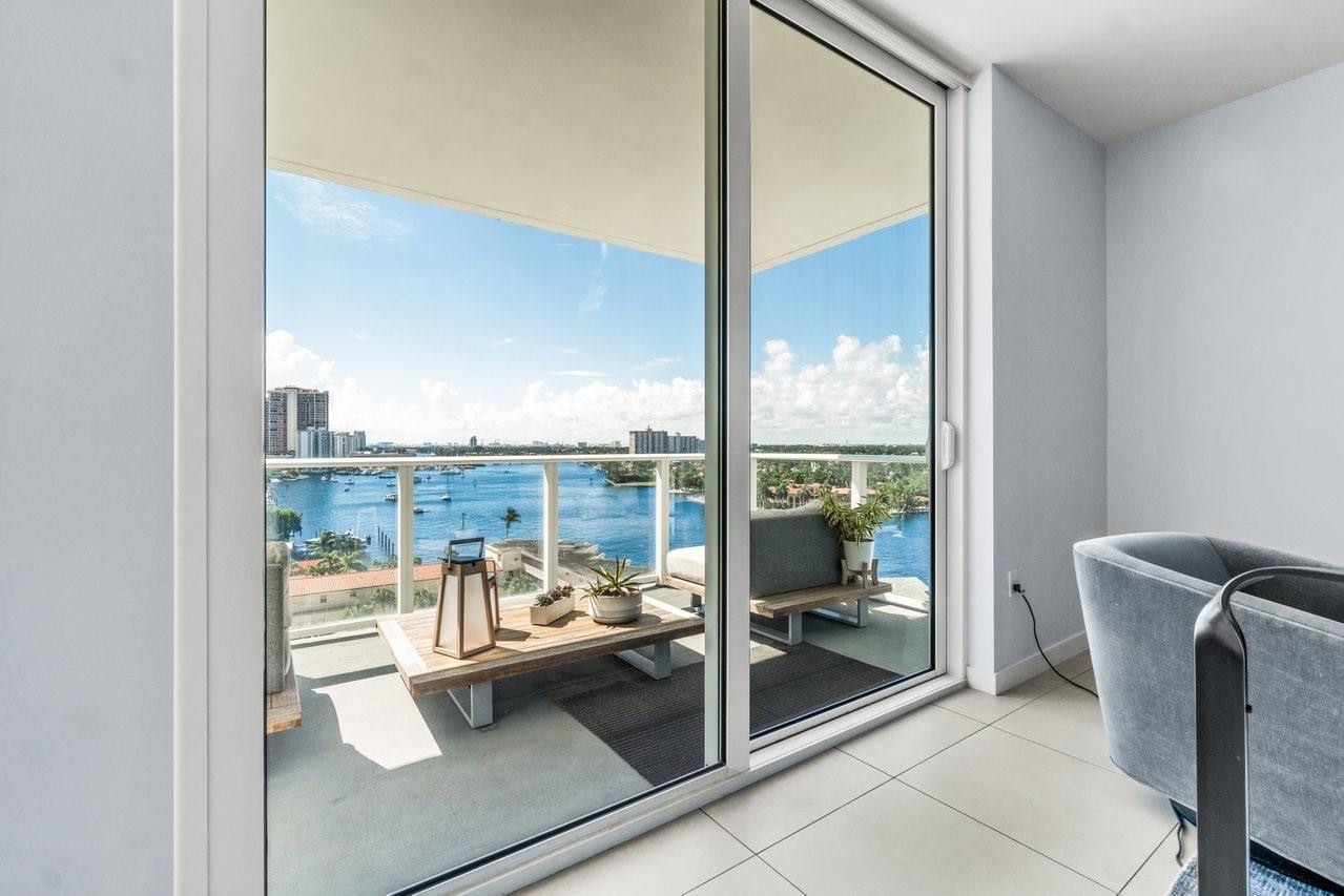 401 N Birch Road 1001