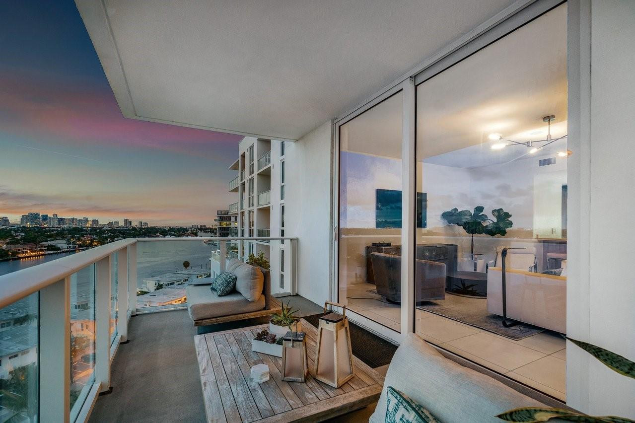 401 N Birch Road 1001