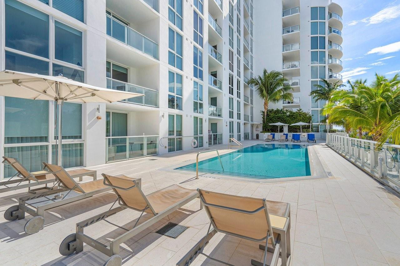 401 N Birch Road 1001