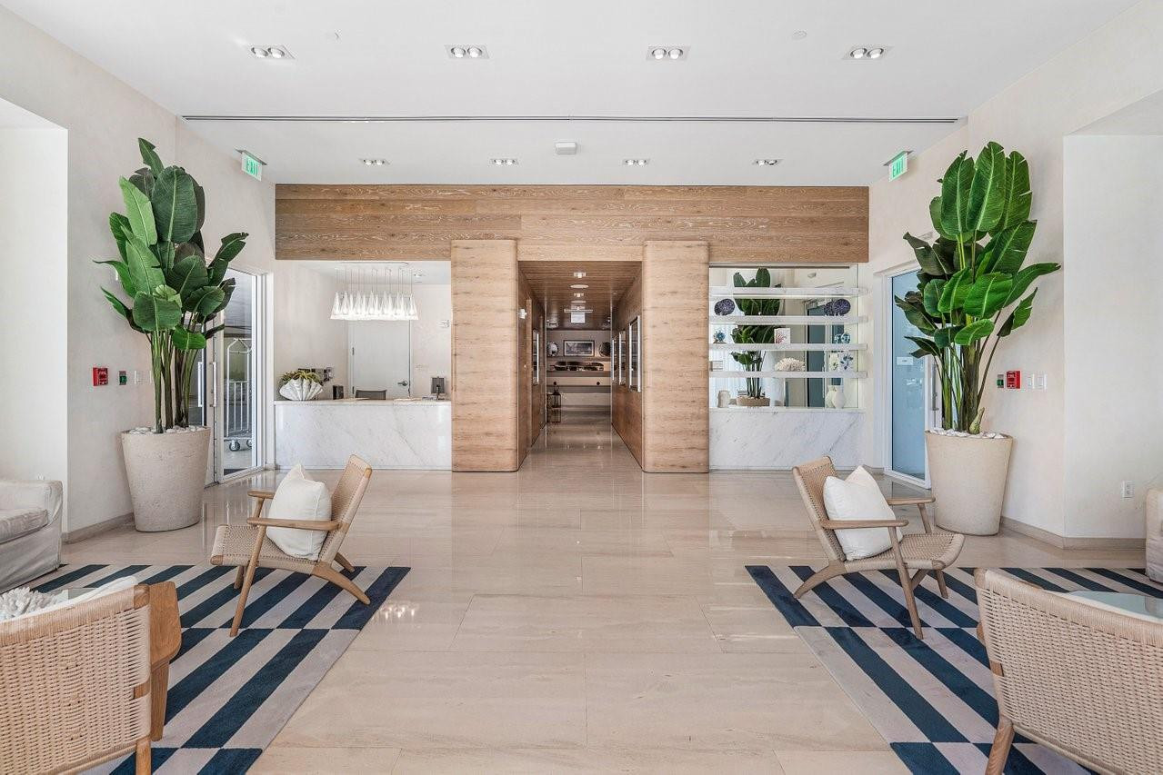 401 N Birch Road 1001