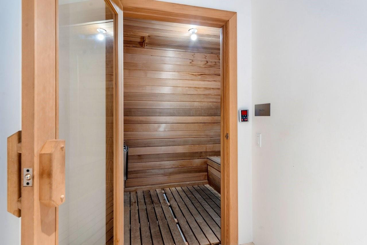 401 N Birch Road 1001