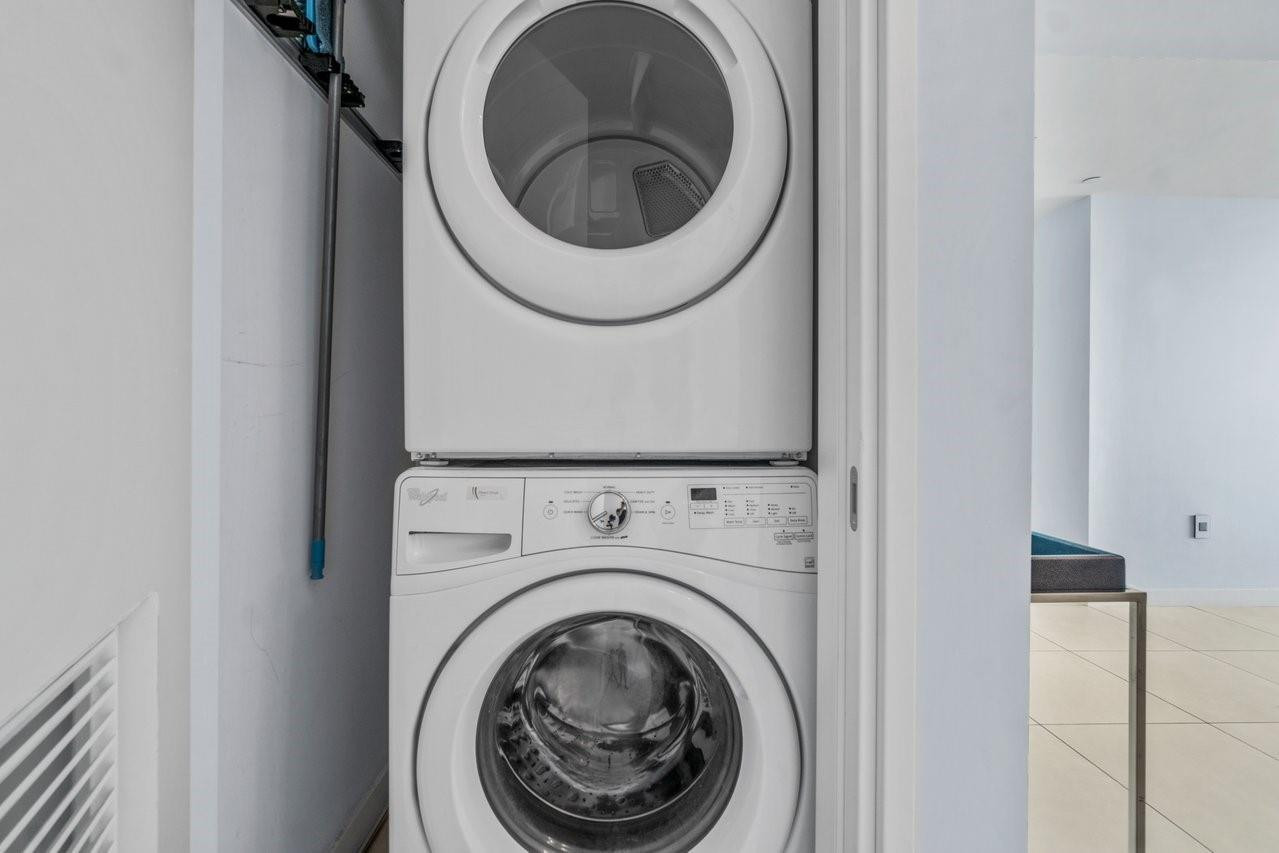 401 N Birch Road 1001