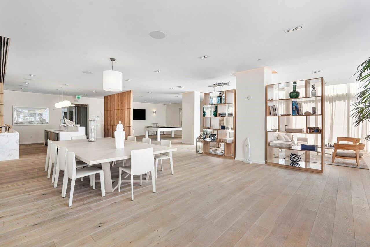 401 N Birch Road 1001