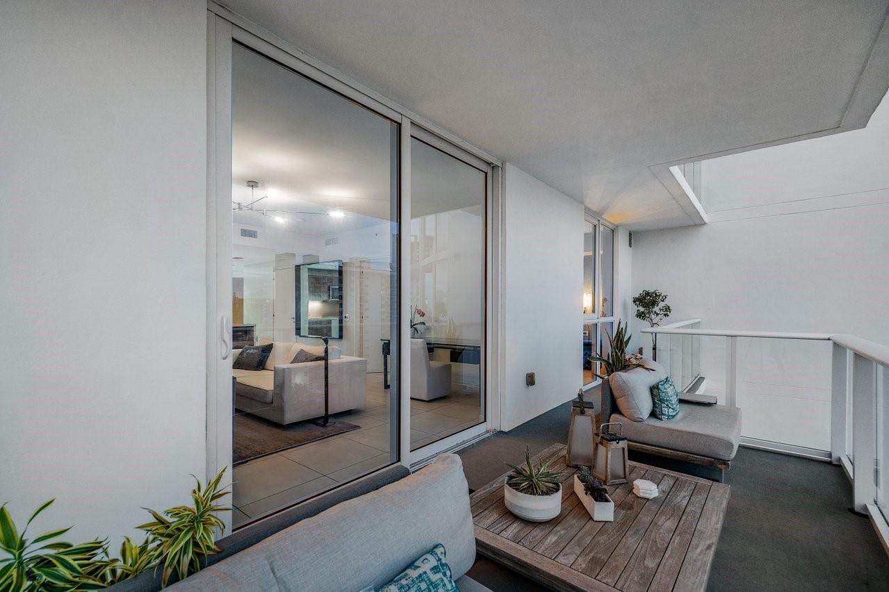 401 N Birch Road 1001