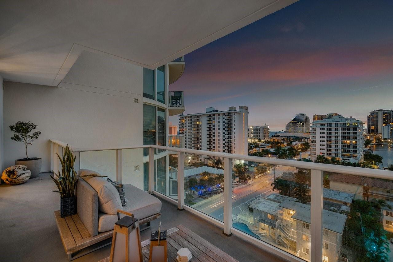 401 N Birch Road 1001