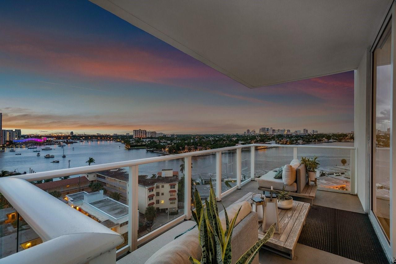 401 N Birch Road 1001