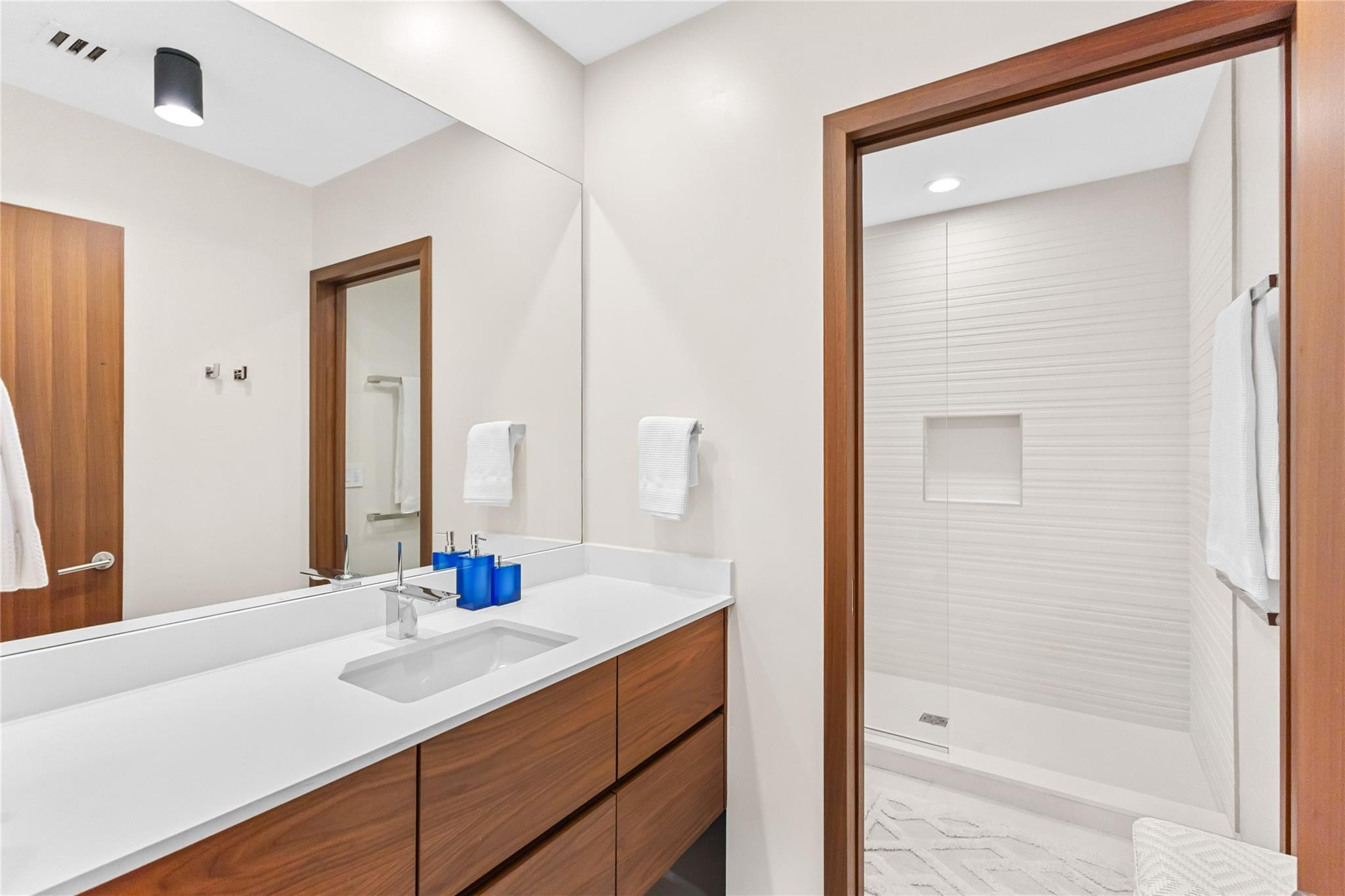 1180 N Federal Highway PH-1606