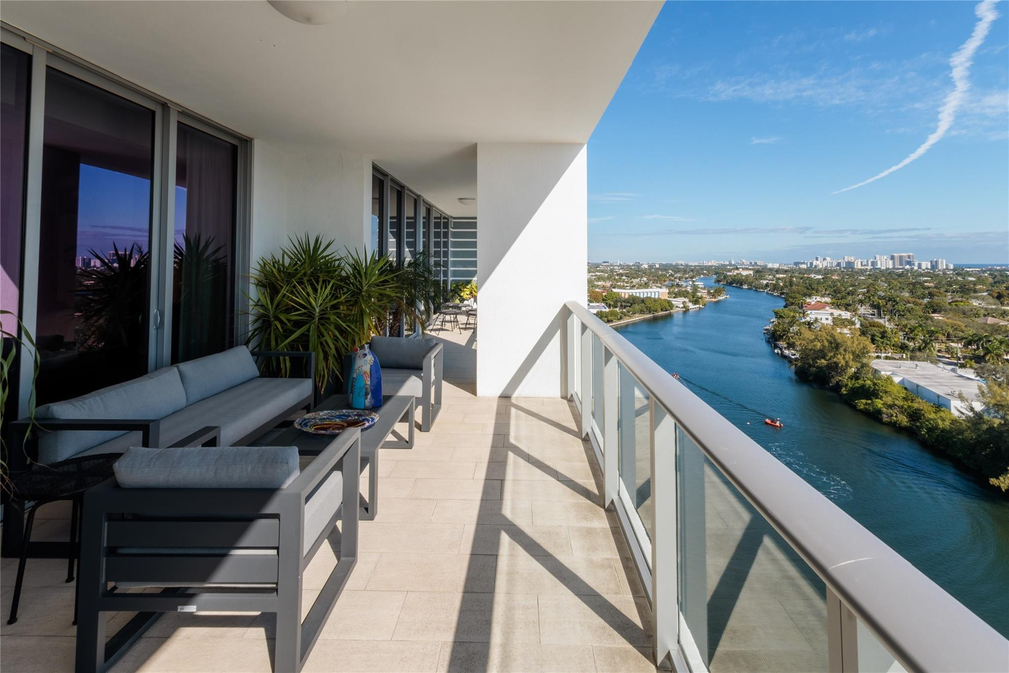 1180 N Federal Highway PH-1606