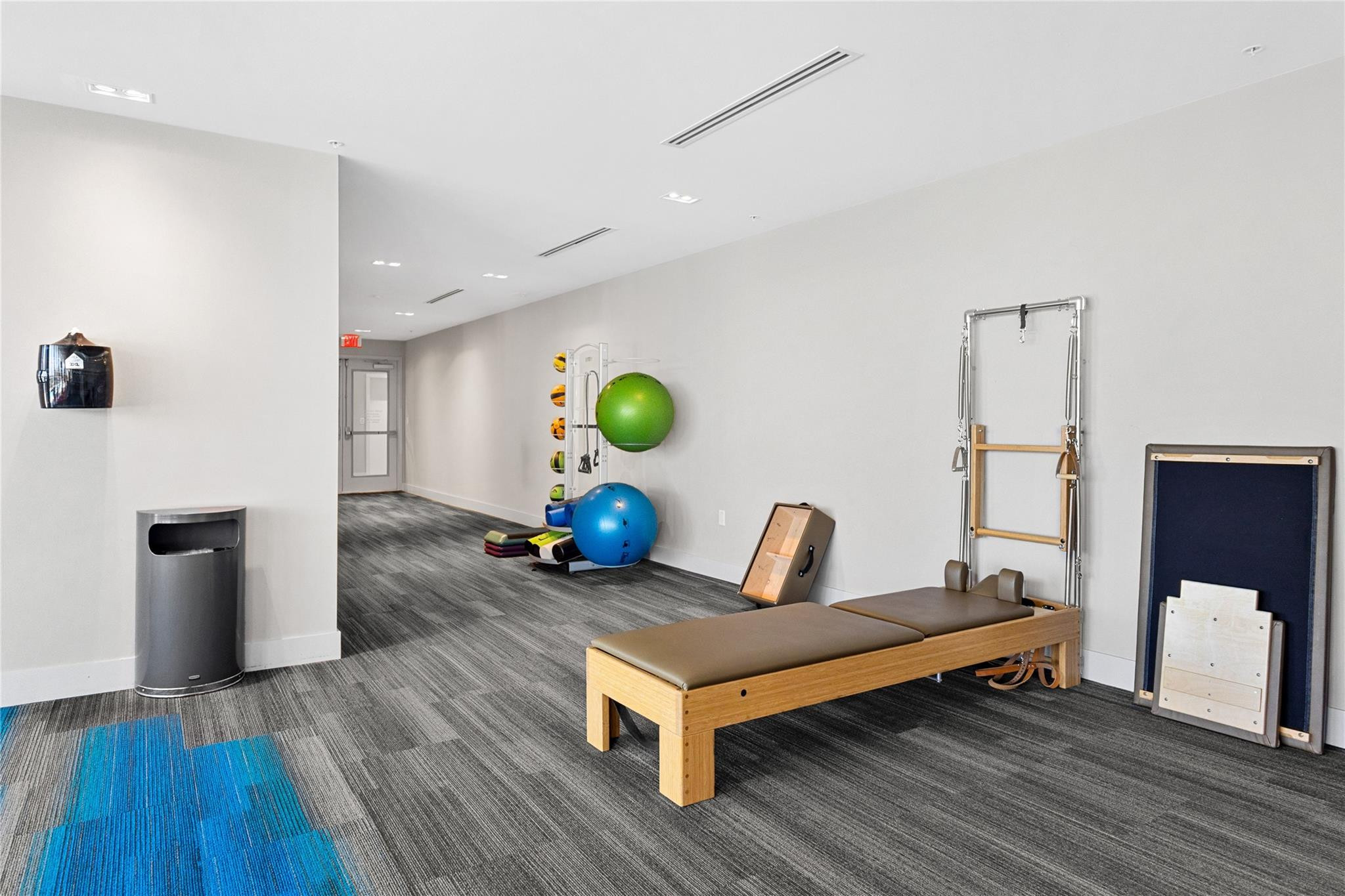 1180 N Federal Highway PH-1606