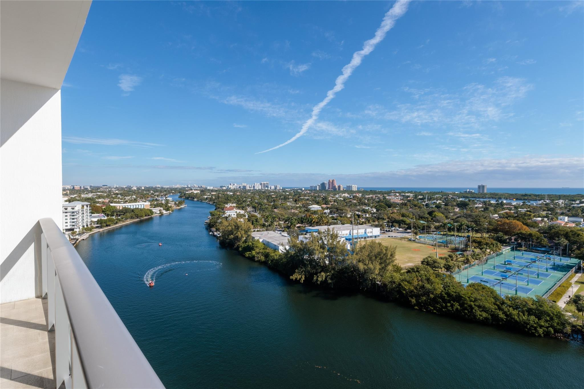 1180 N Federal Highway PH-1606