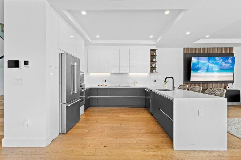 705 SW 8th Terrace