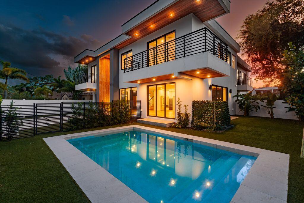 705 SW 8th Terrace