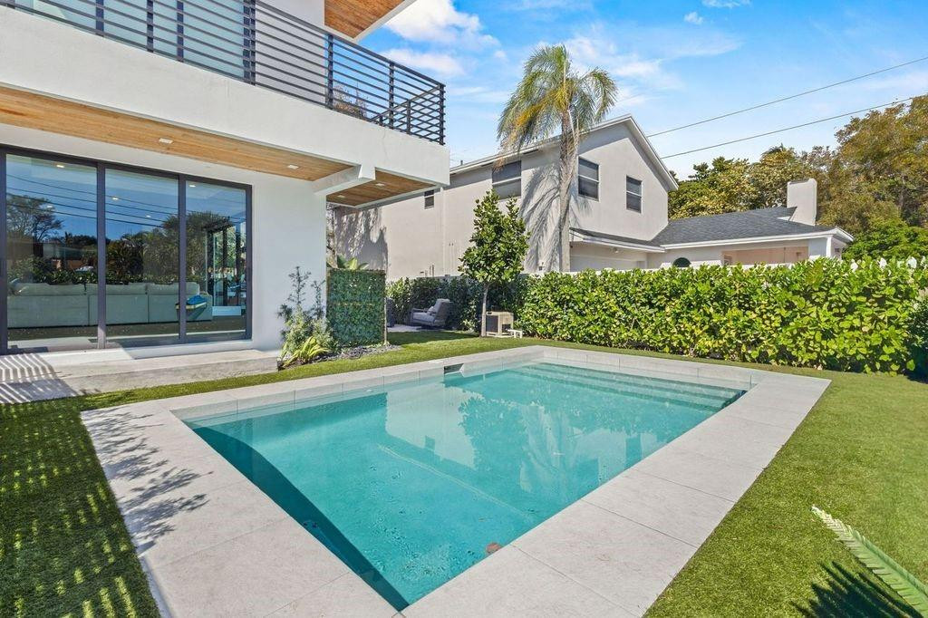 705 SW 8th Terrace