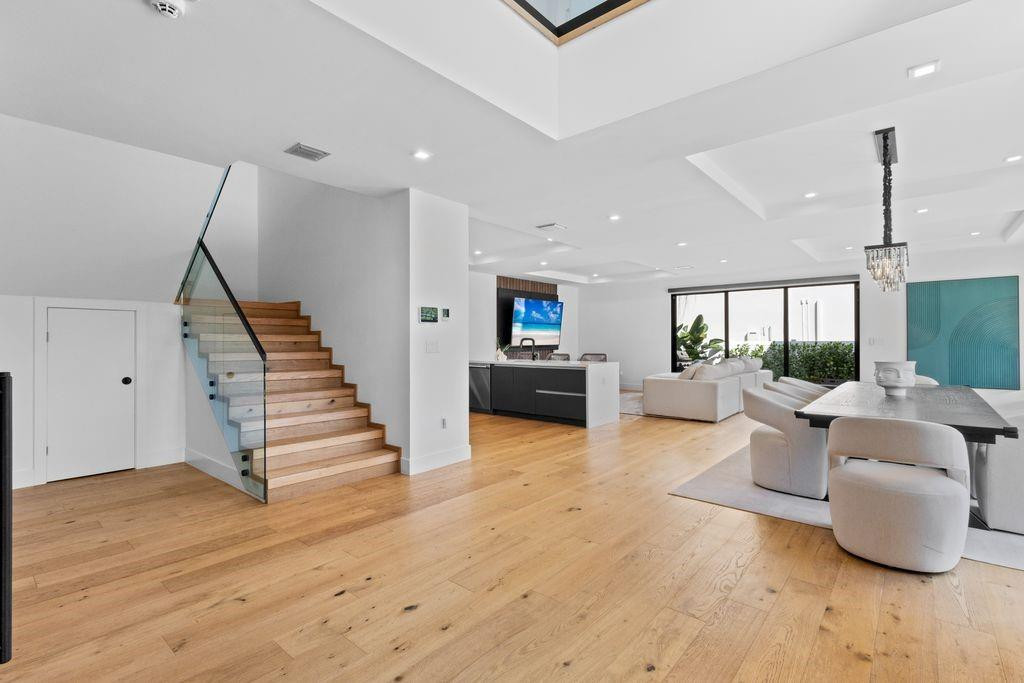 705 SW 8th Terrace
