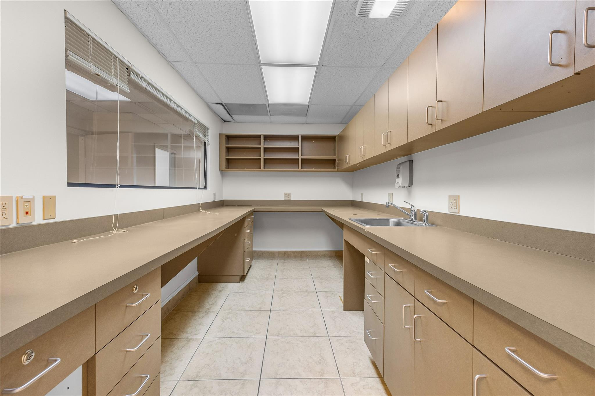 2466 E Commercial Boulevard 102-103