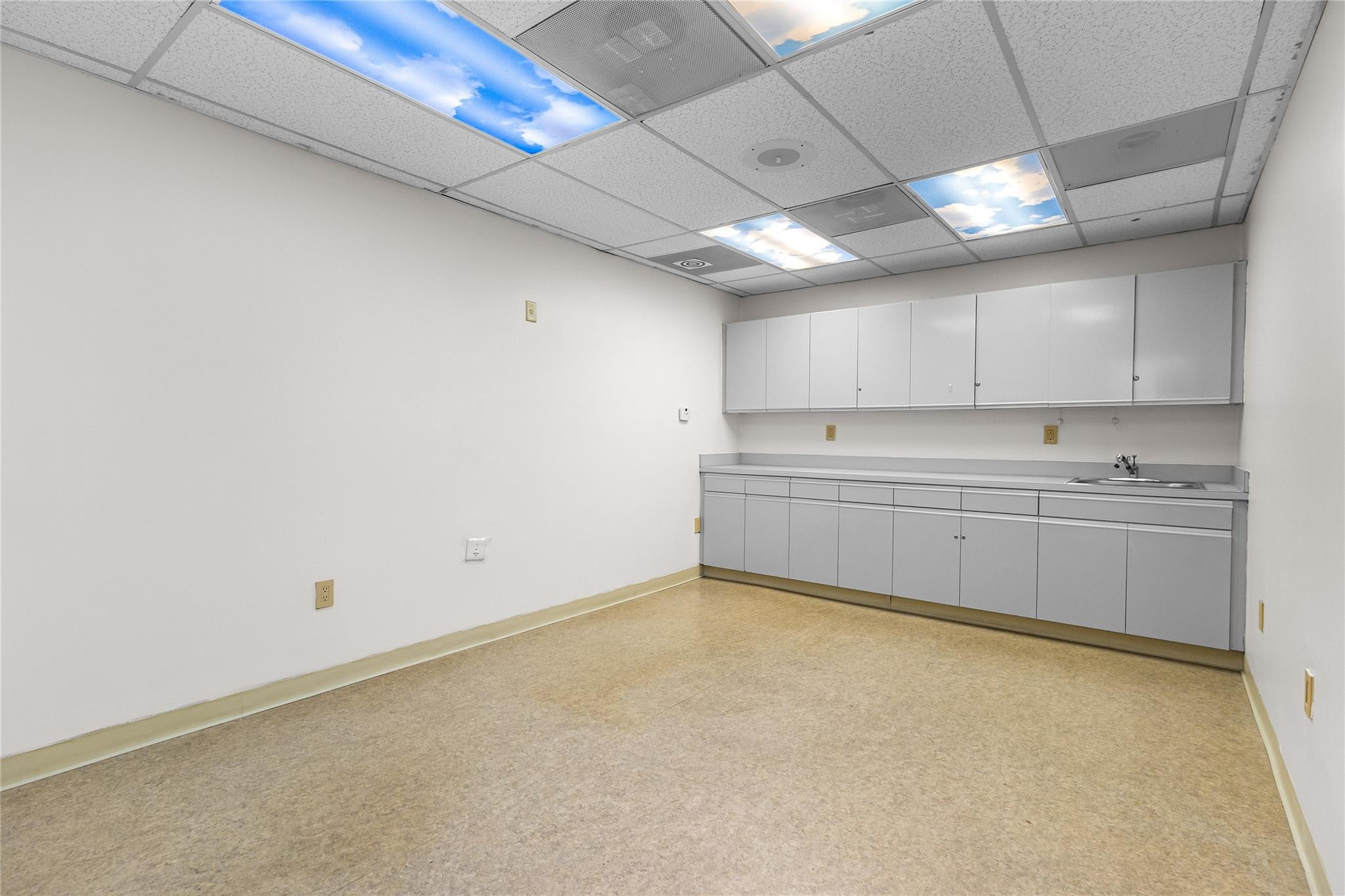 2466 E Commercial Boulevard 102-103