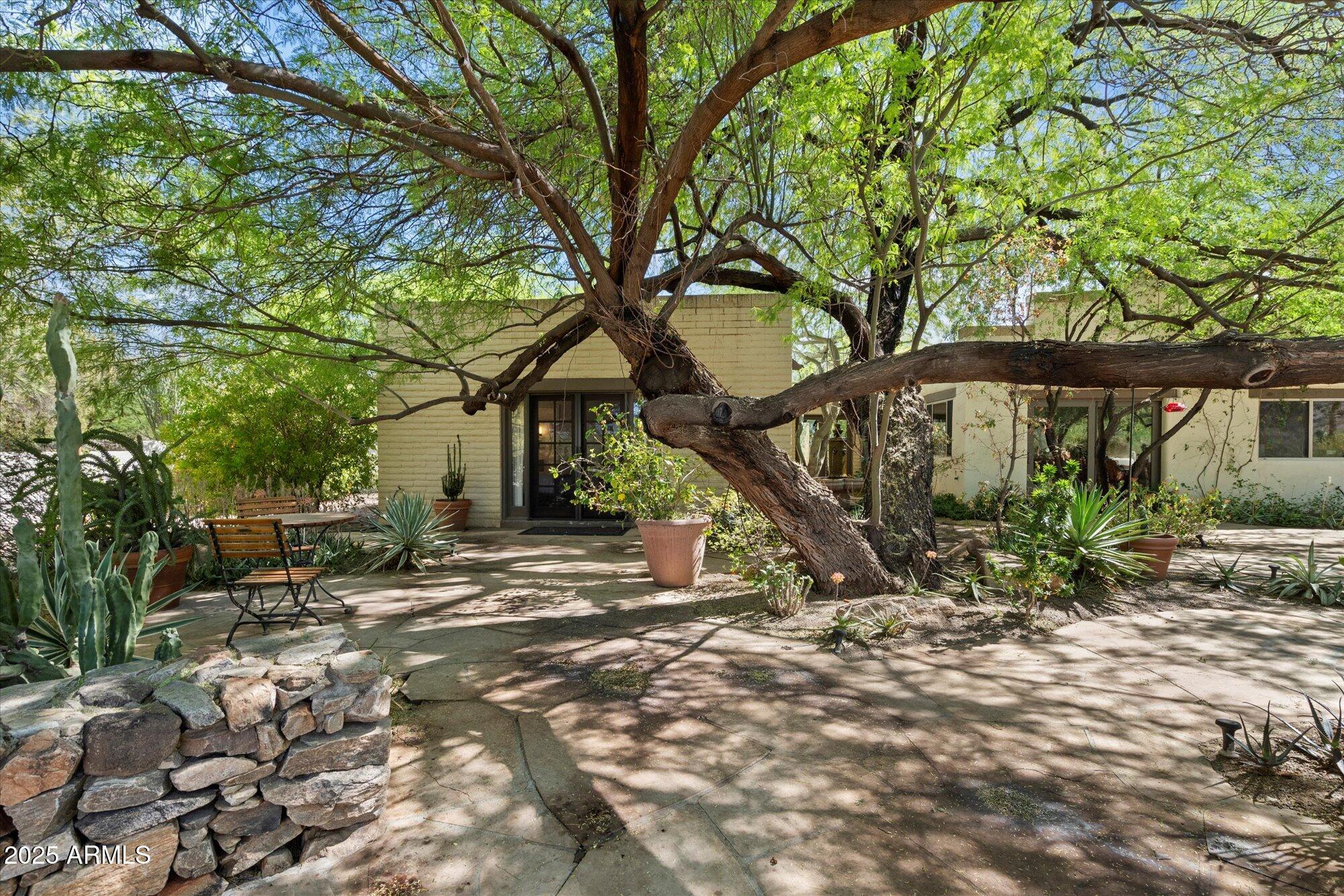 4646 E SHADOW ROCK Road