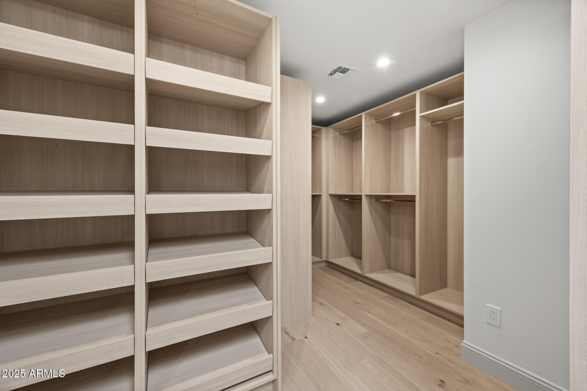 4646 E SHADOW ROCK Road