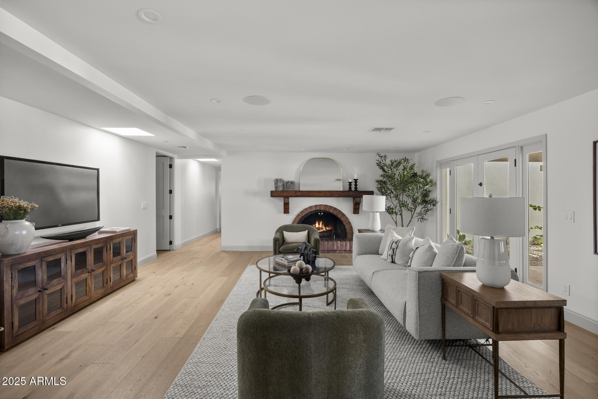 4646 E SHADOW ROCK Road