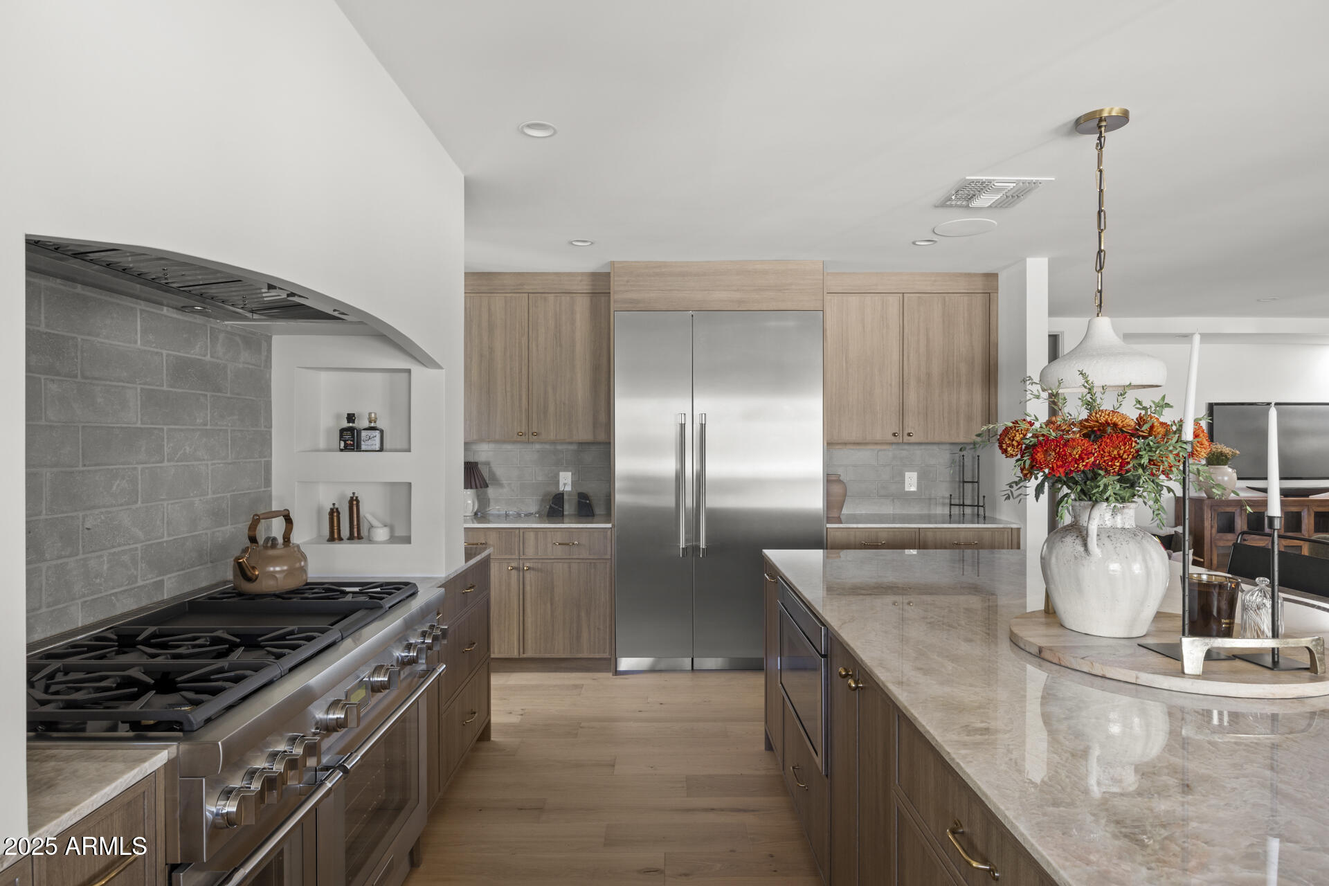 4646 E SHADOW ROCK Road