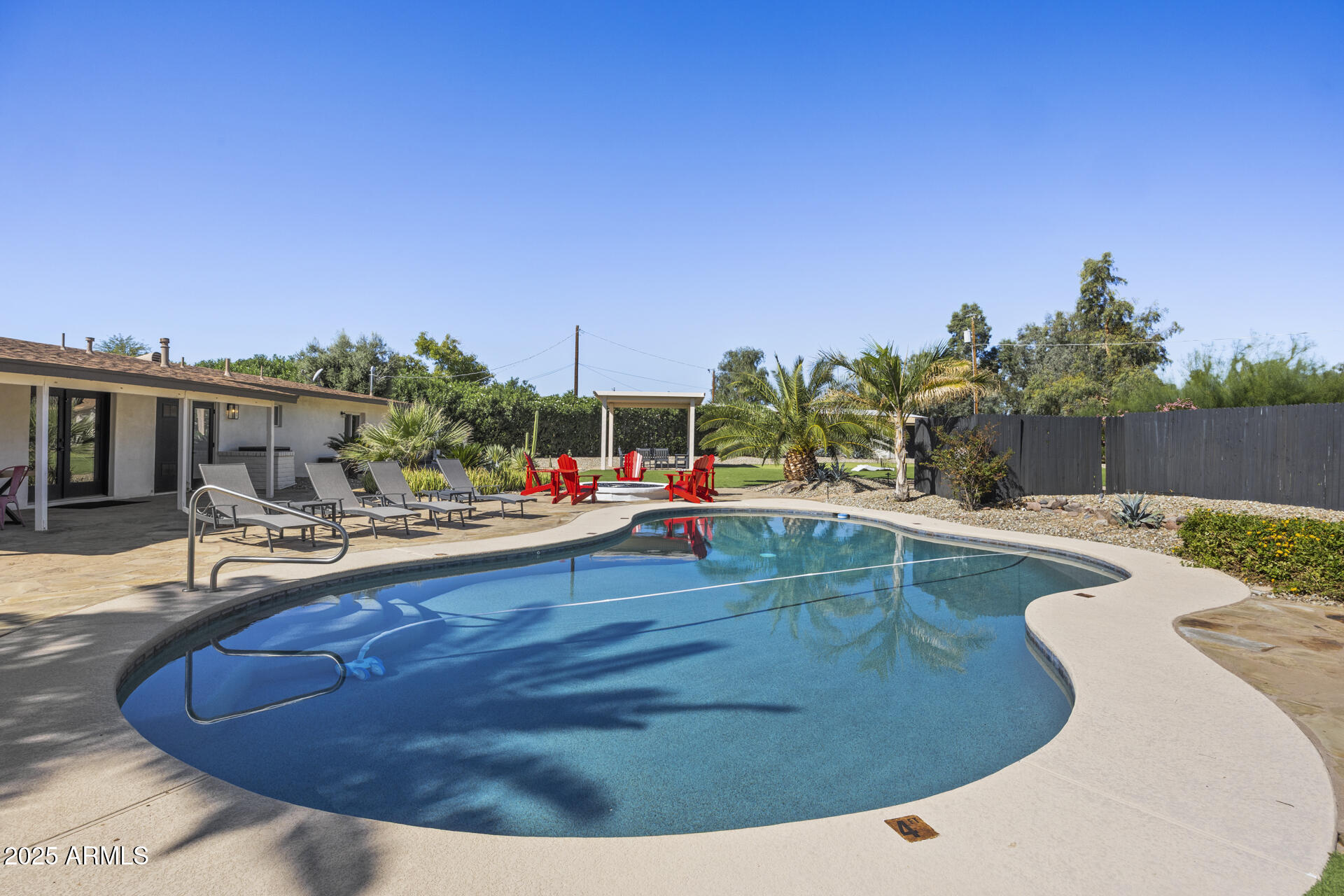 7836 E DAVENPORT Drive