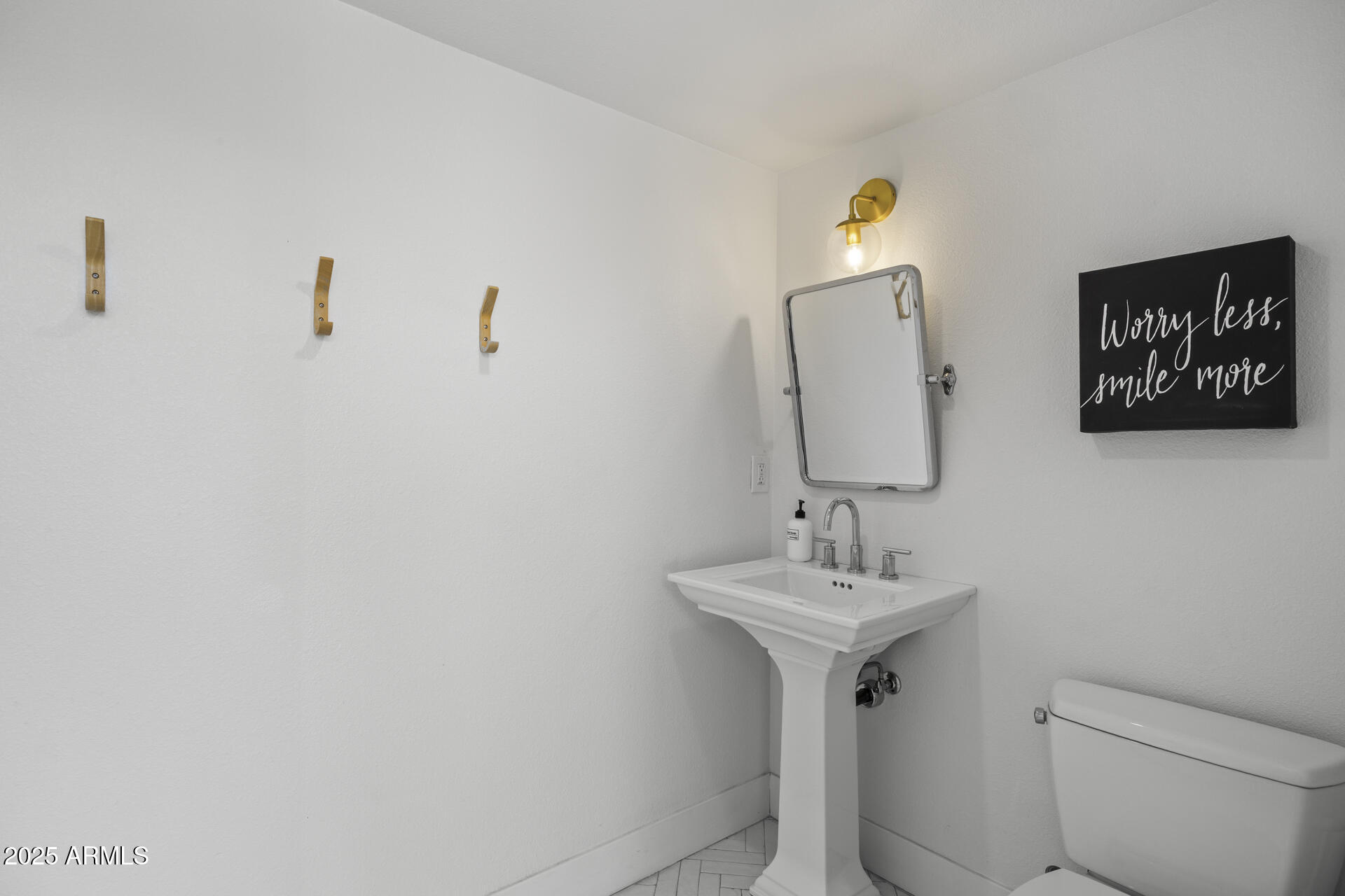 7836 E DAVENPORT Drive