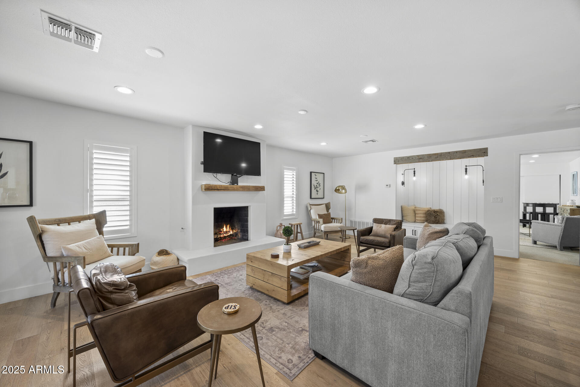 7836 E DAVENPORT Drive