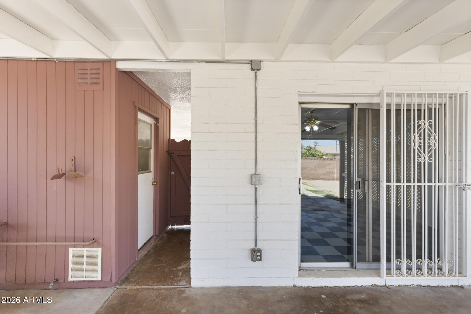 2242 E CHIPMAN Road