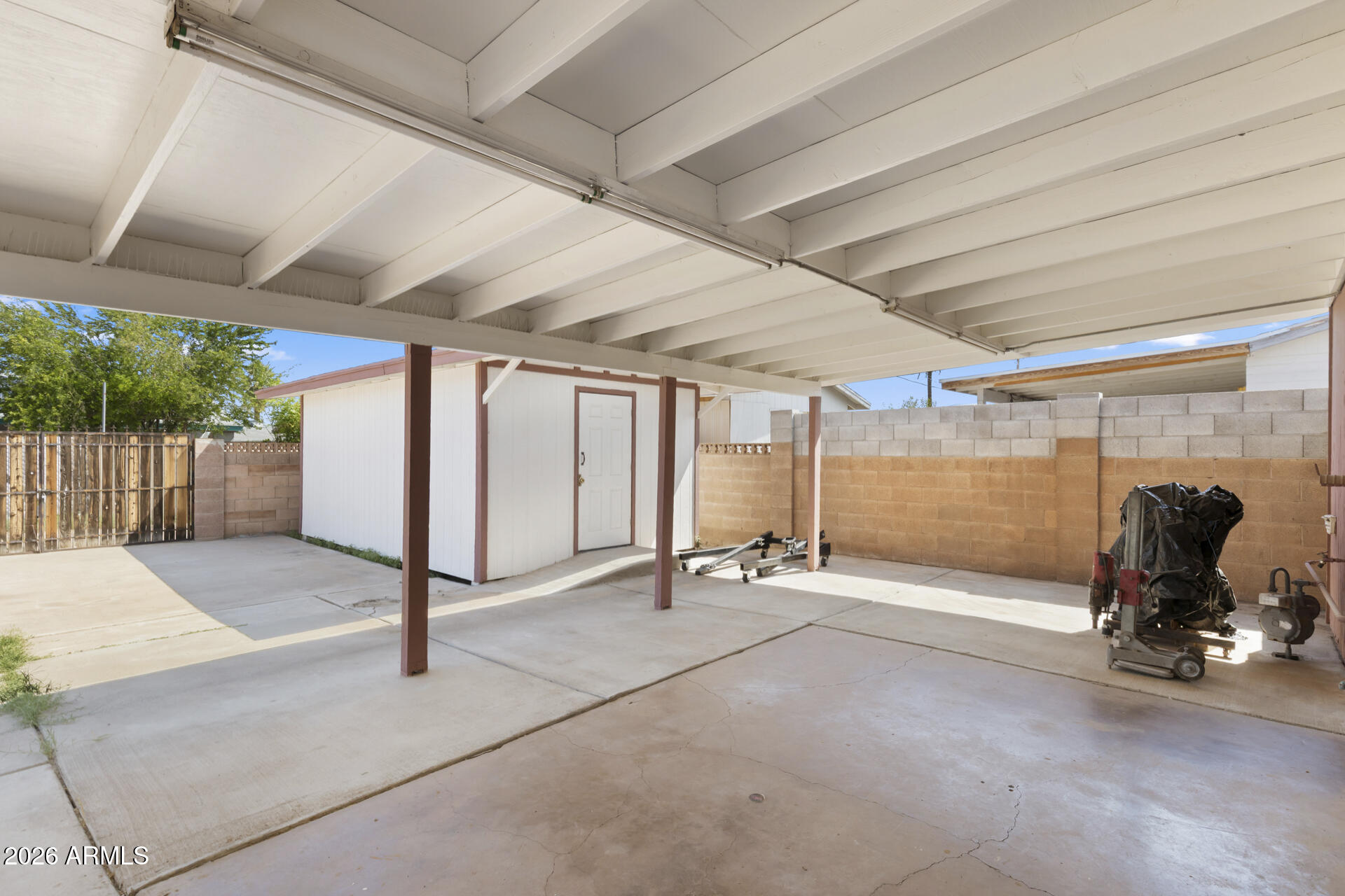 2242 E CHIPMAN Road