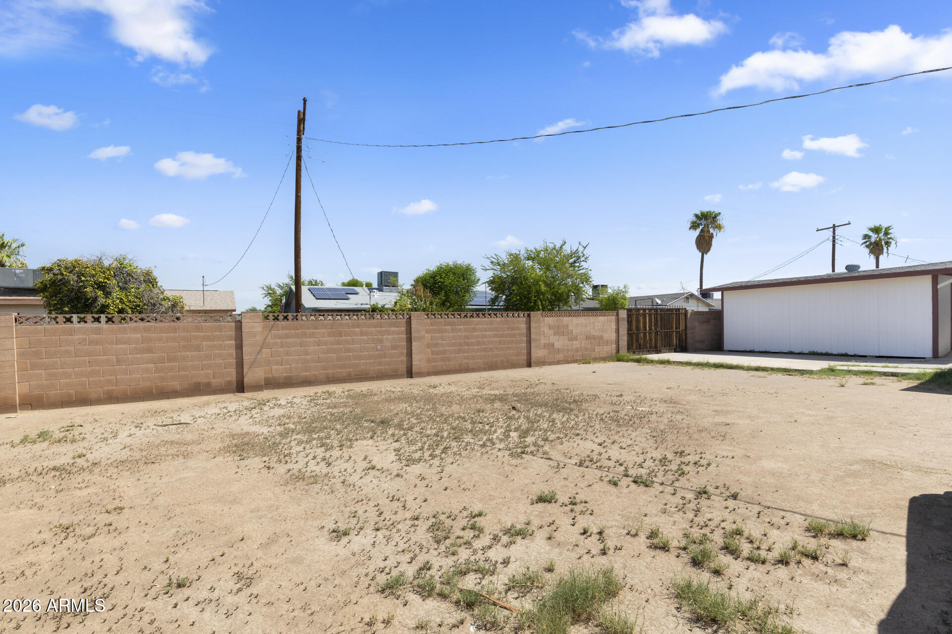 2242 E CHIPMAN Road