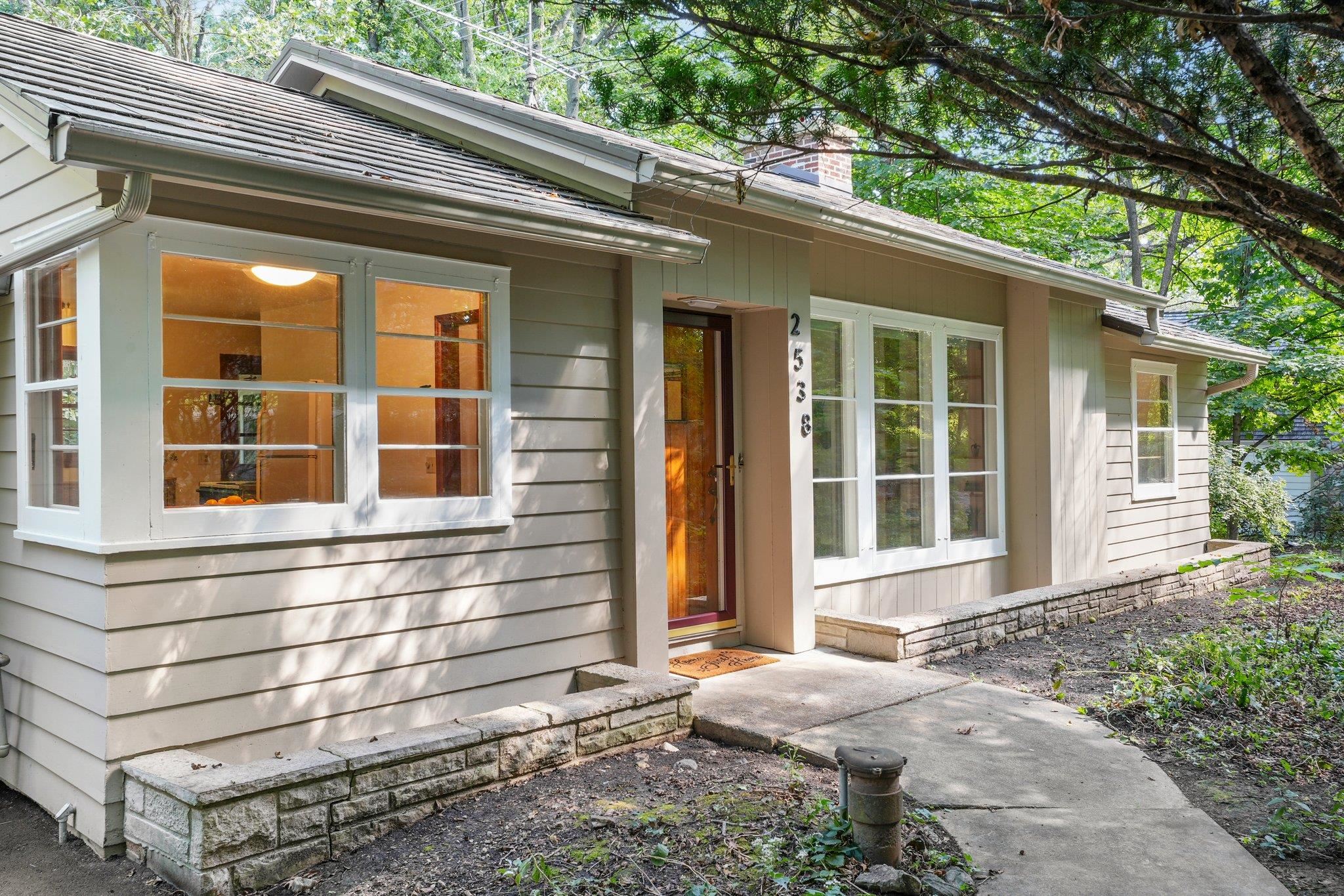 2538 Marshall Parkway