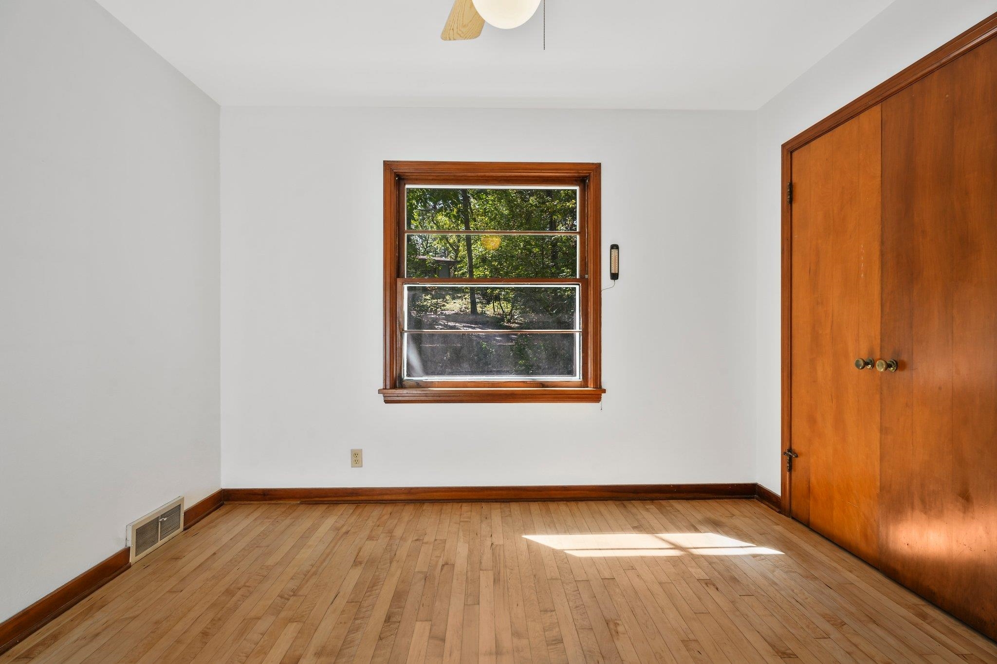 2538 Marshall Parkway