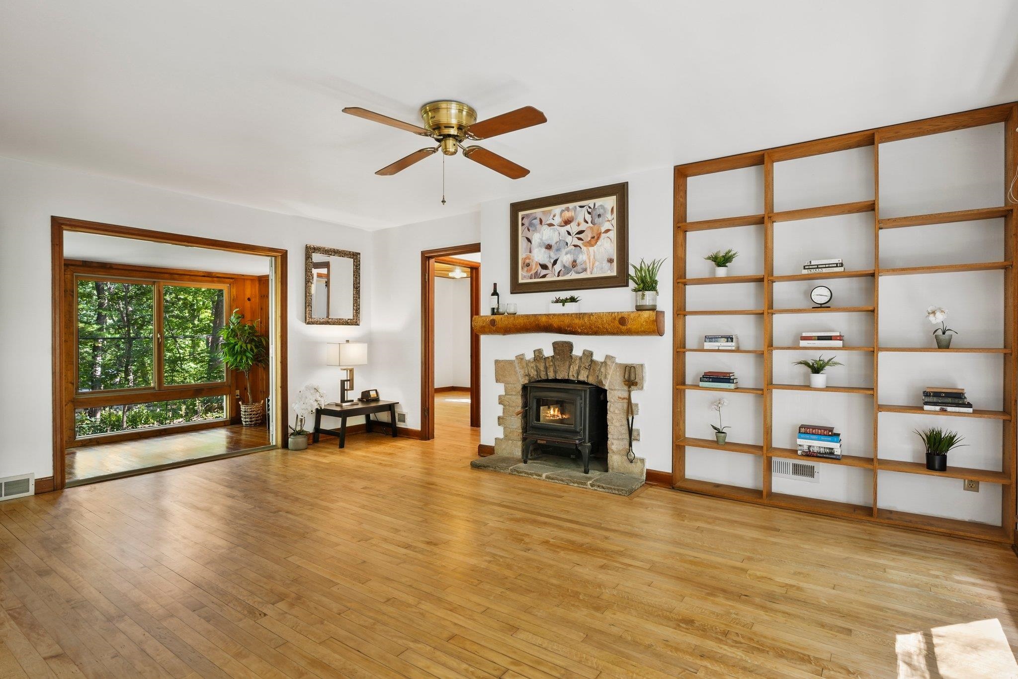 2538 Marshall Parkway
