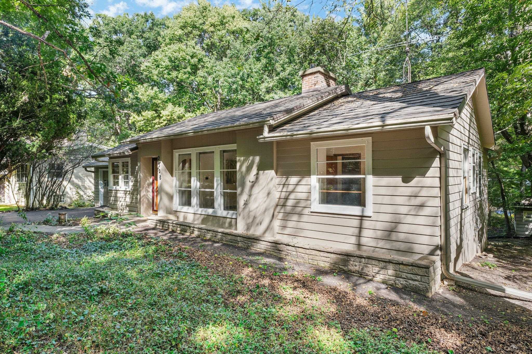 2538 Marshall Parkway