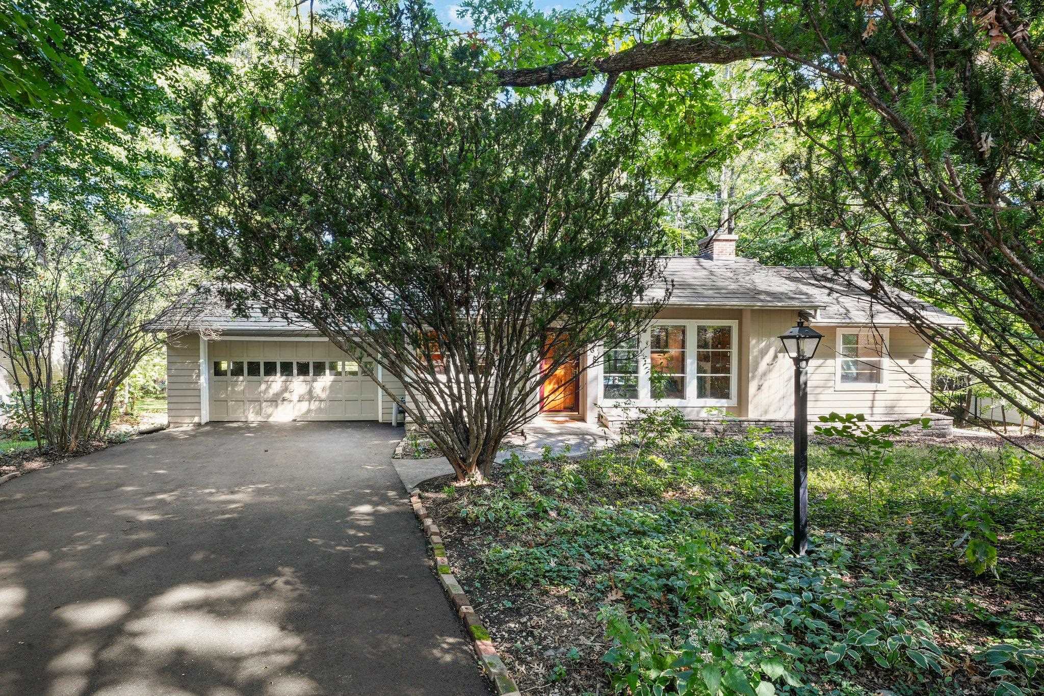 2538 Marshall Parkway