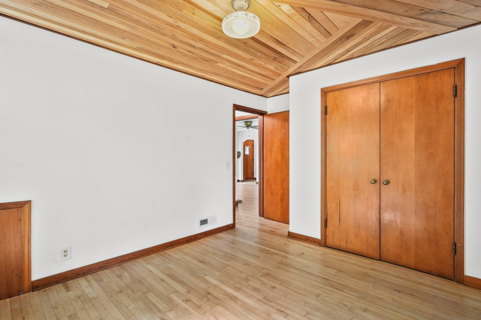 2538 Marshall Parkway
