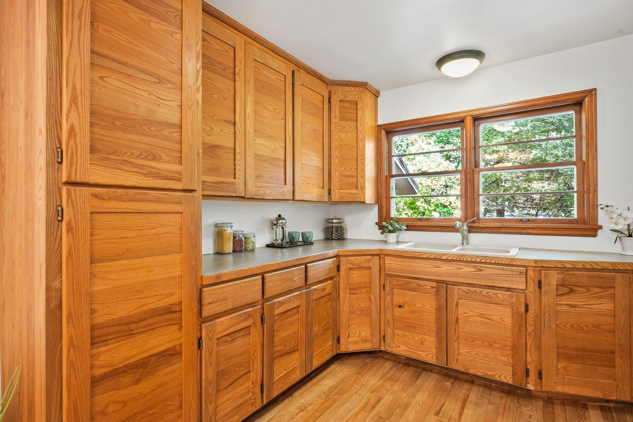 2538 Marshall Parkway