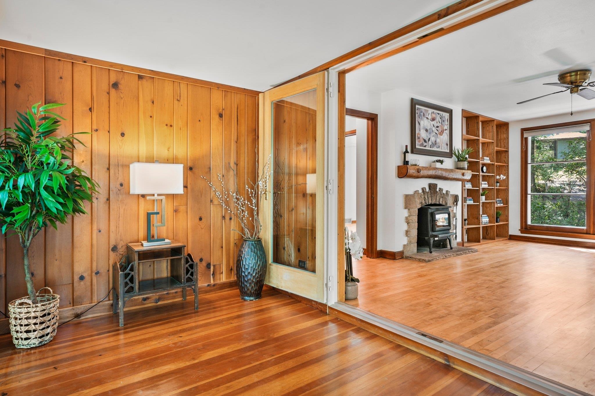 2538 Marshall Parkway