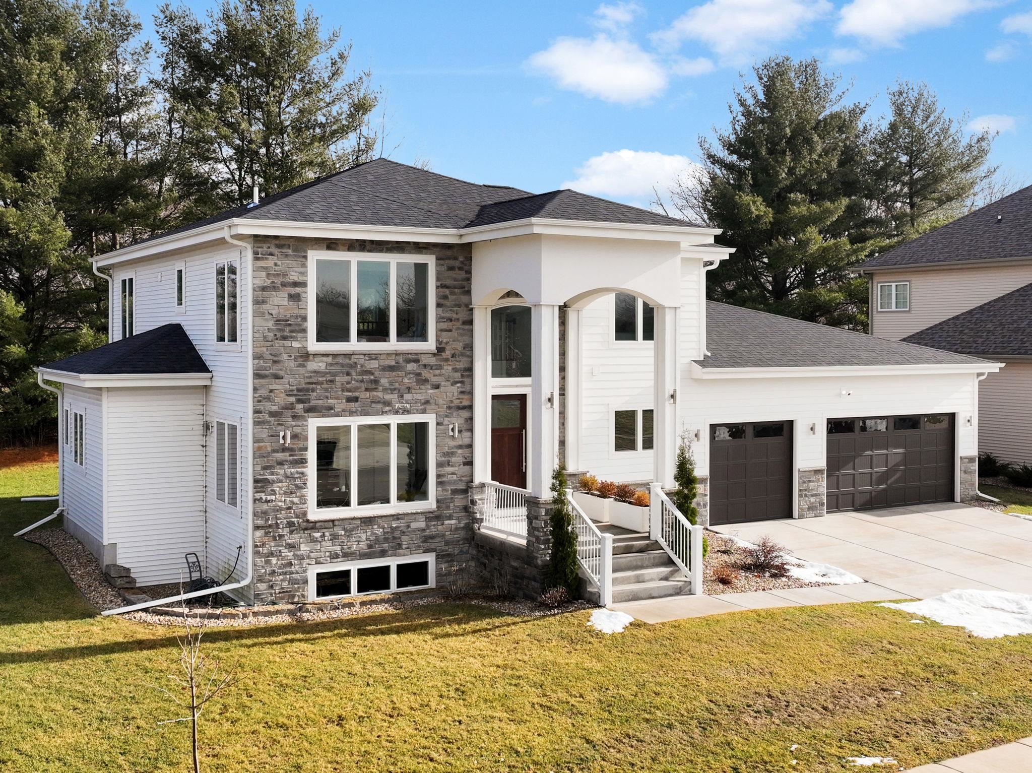 1119 Red Rock Lane